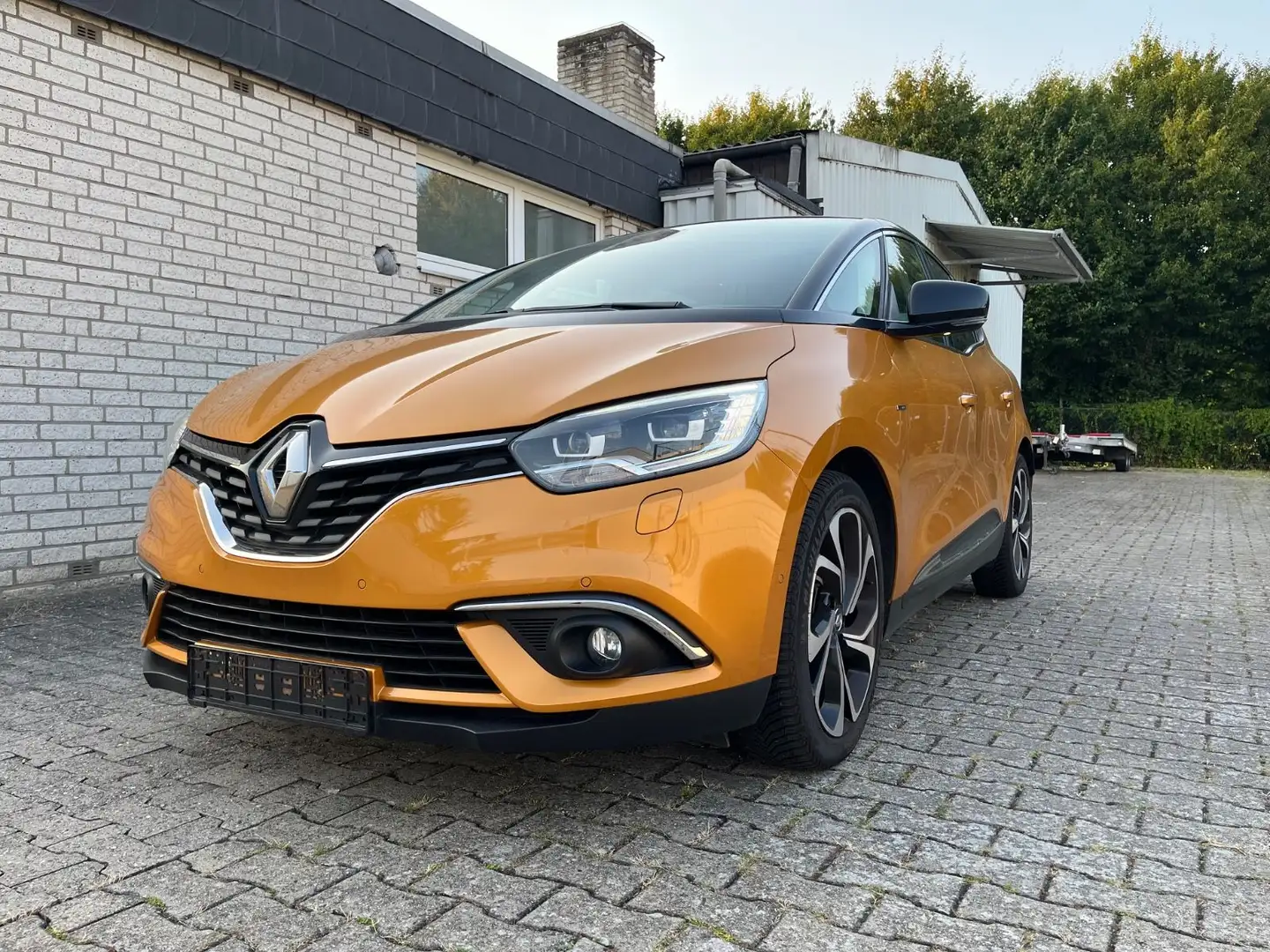 Renault Scenic IV BOSE Edition/ Pano/ 1 Hand/ Head-Up Braun - 2