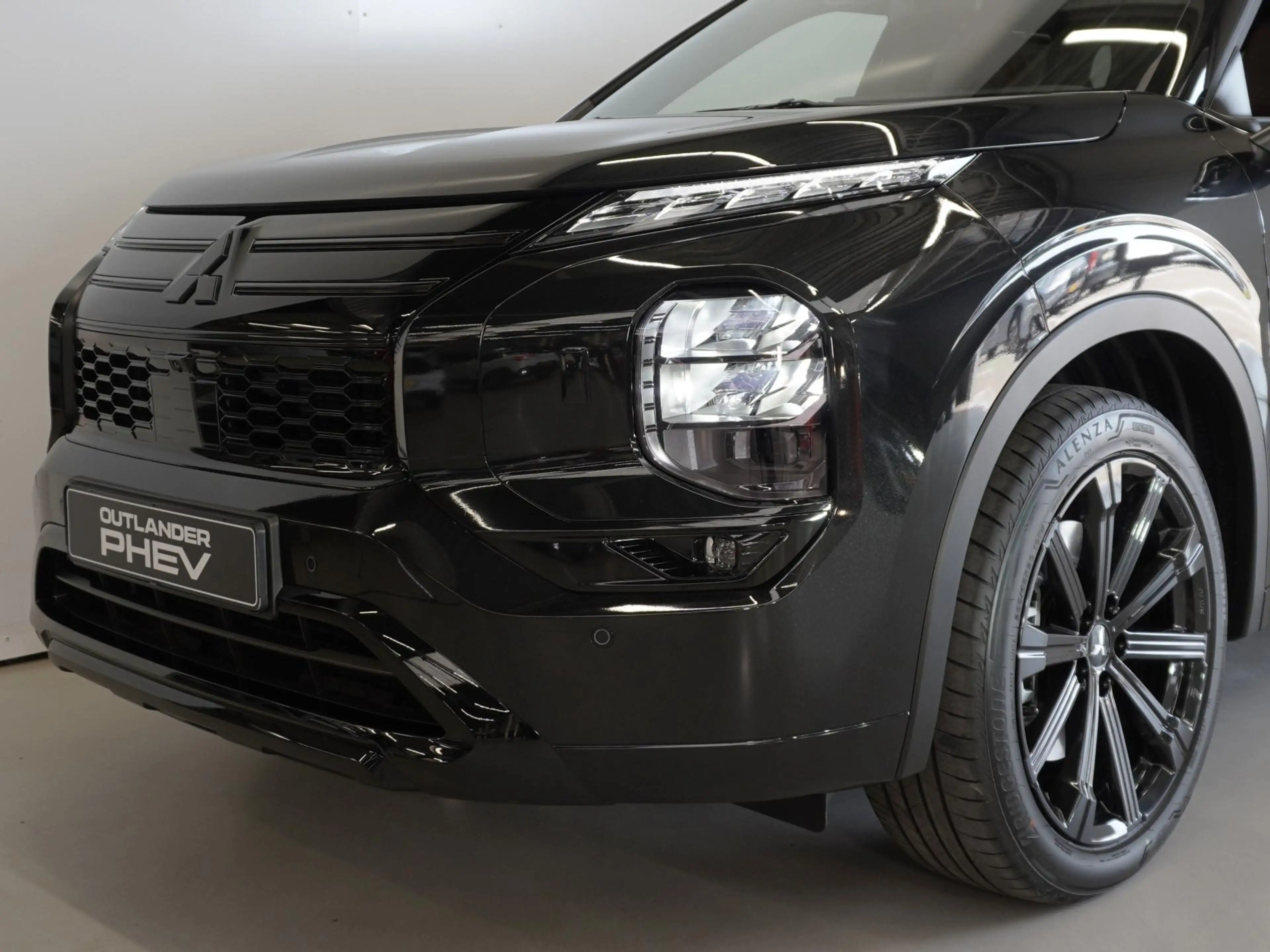 Mitsubishi Outlander 2.4 PHEV Instyle+ Black Edition | Actieprijs | Uni — photo 3
