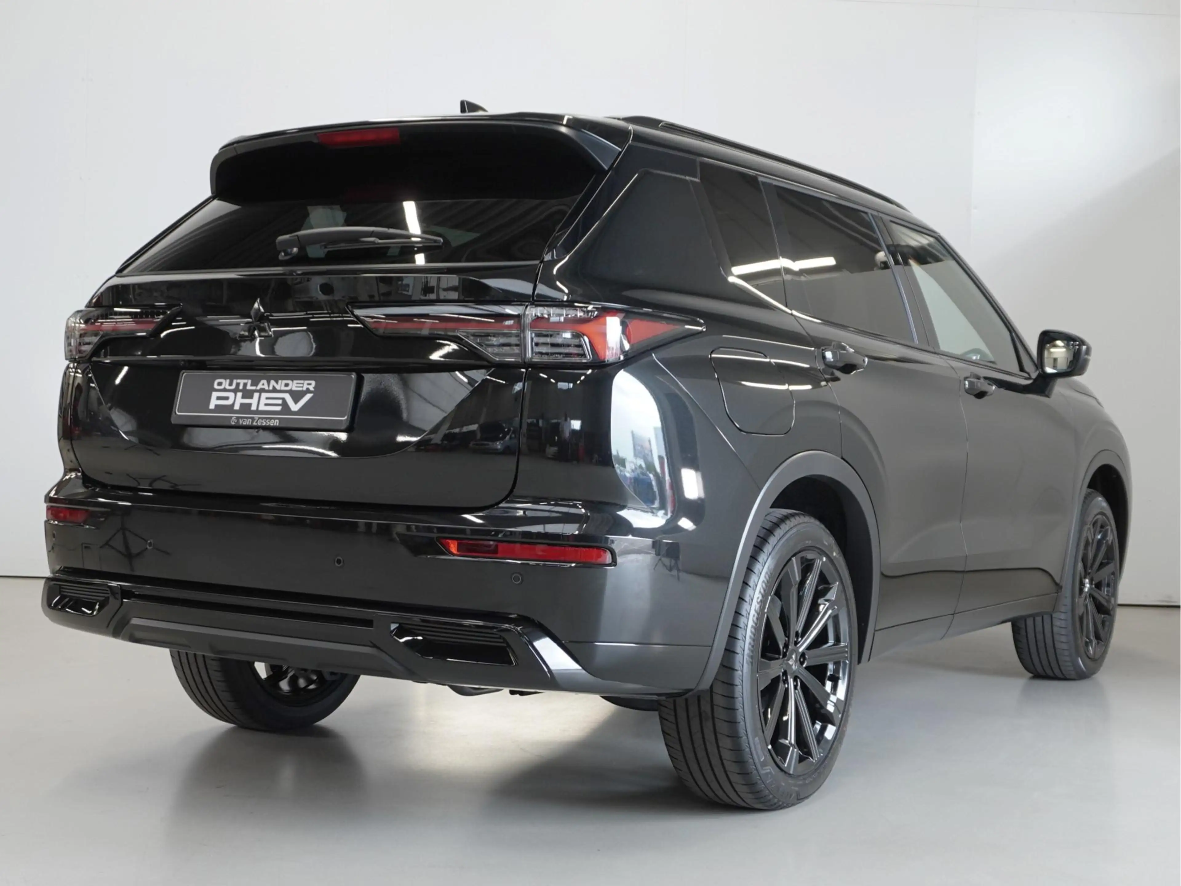 Mitsubishi Outlander 2.4 PHEV Instyle+ Black Edition | Actieprijs | Uni — photo 10