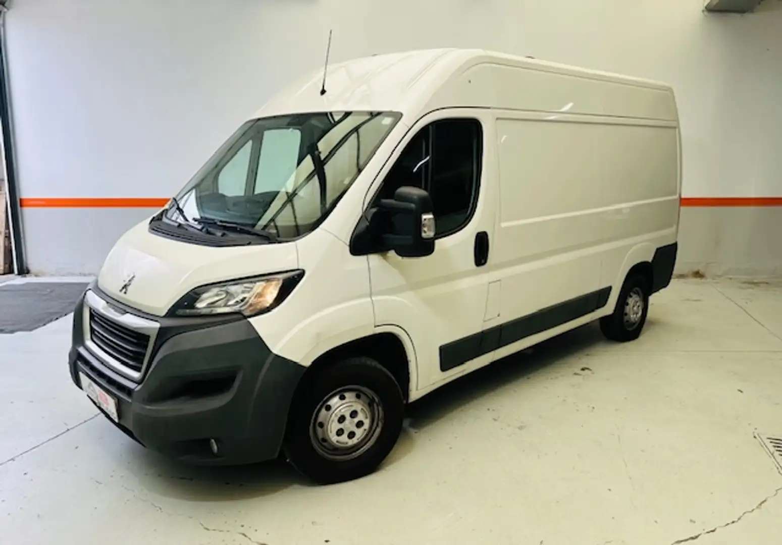 Peugeot Boxer Furgón 2.0BlueHDI 335 L2H2 130 - 1