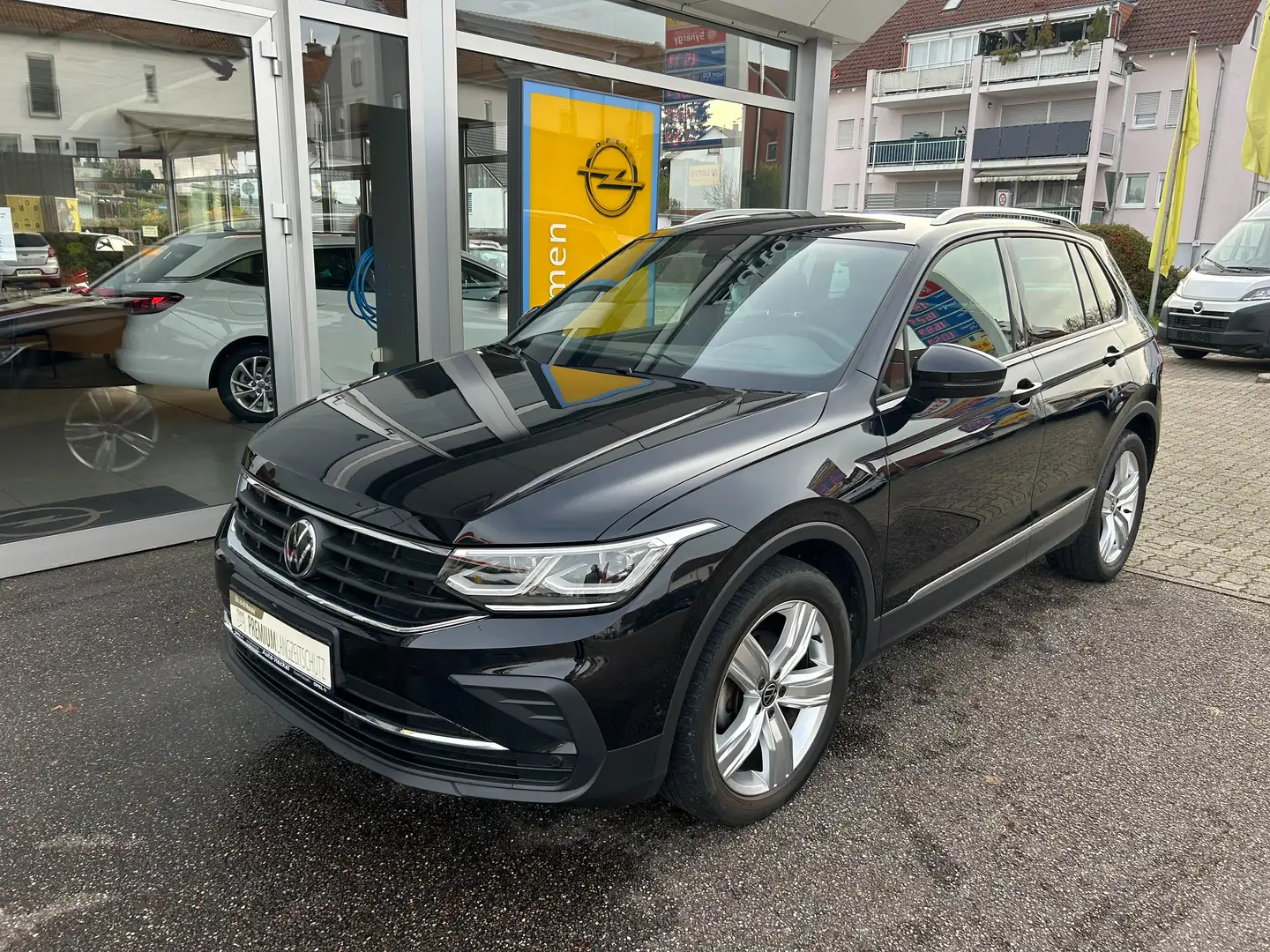 Volkswagen Tiguan United DSG 360 Kamera,Matrix-LED,Navi,ACC,SHZ,DAB! Schwarz - 1