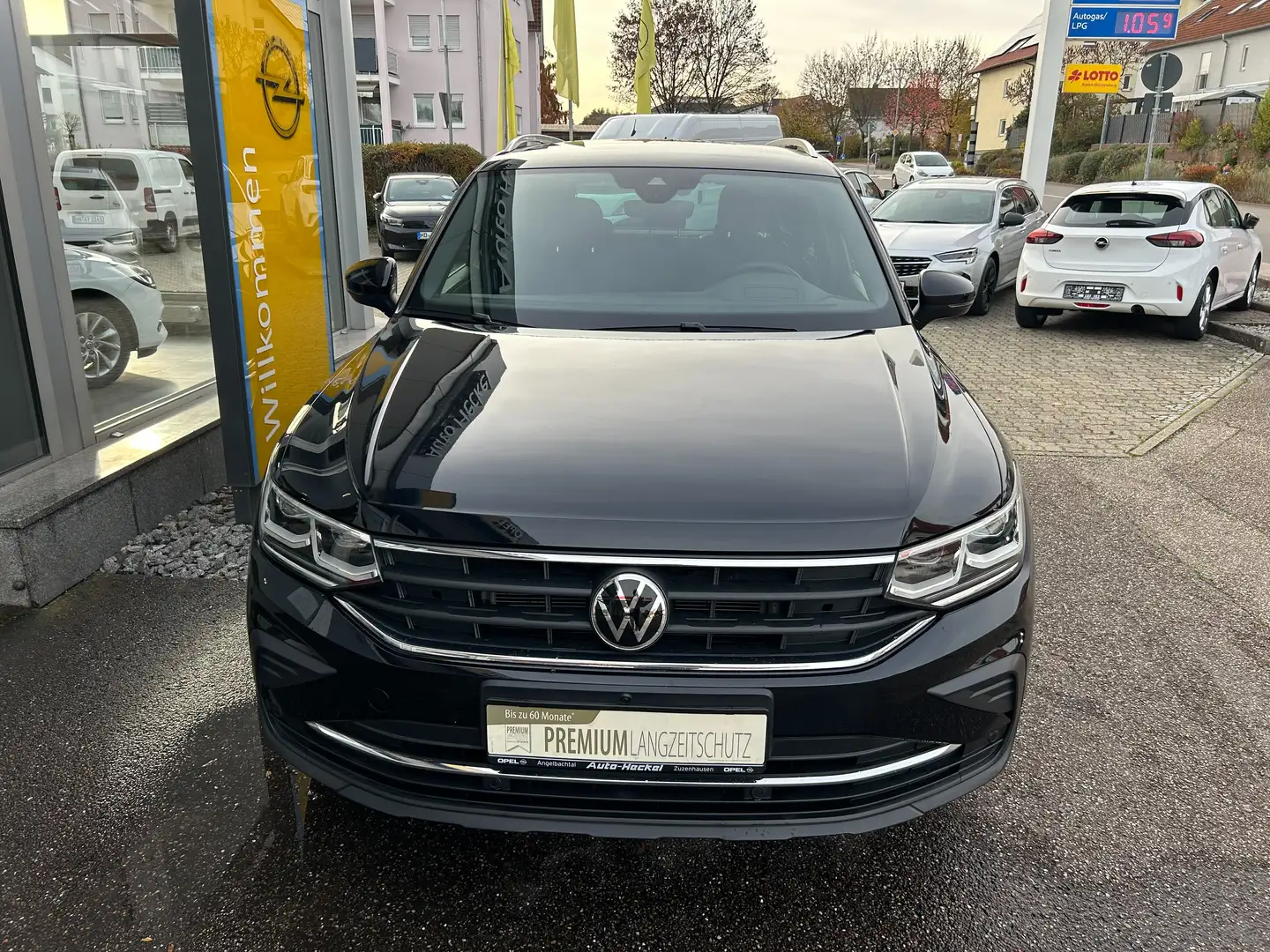 Volkswagen Tiguan United DSG 360 Kamera,Matrix-LED,Navi,ACC,SHZ,DAB! Schwarz - 2