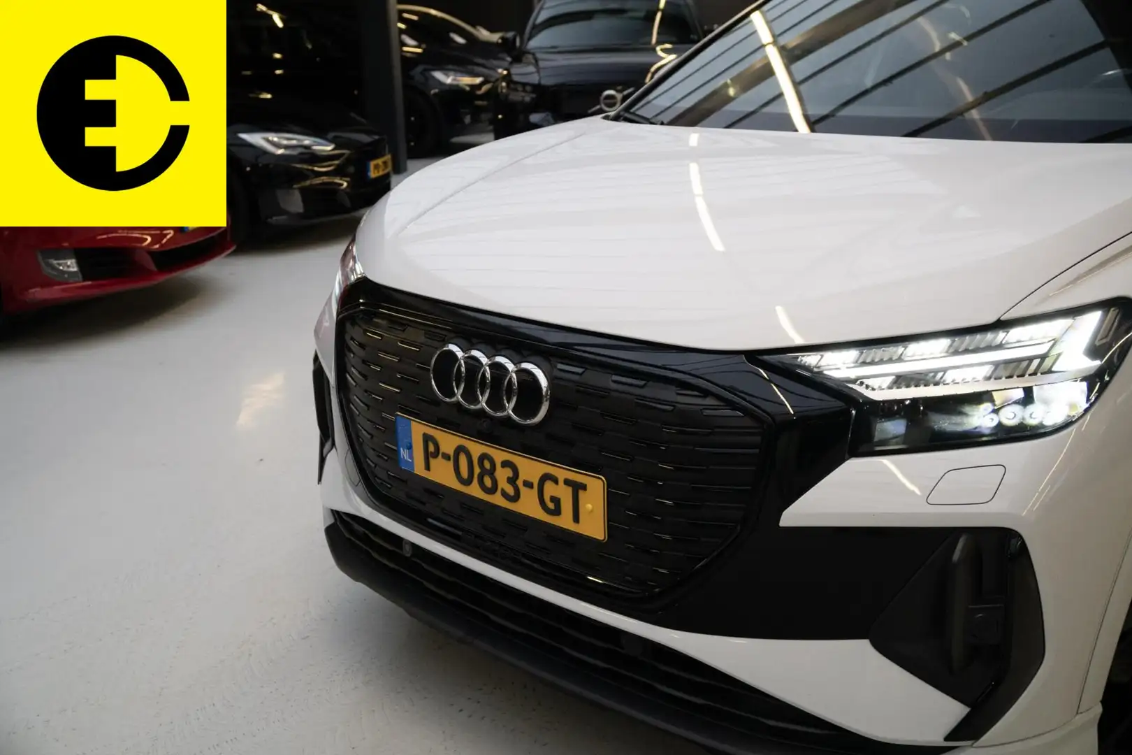 Audi Q4 e-tron 40 Edition 77 kWh | 95,7 % Soh | Stoelverwarming | Weiß - 2