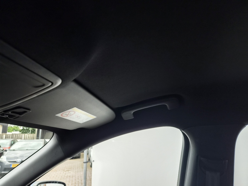 Ford Kuga 2.5 PHEV ST-Line — photo 14