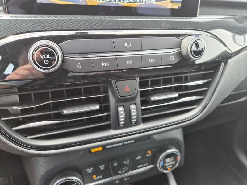 Ford Kuga 2.5 PHEV ST-Line — photo 10