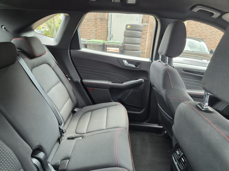 Ford Kuga 2.5 PHEV ST-Line — photo 4