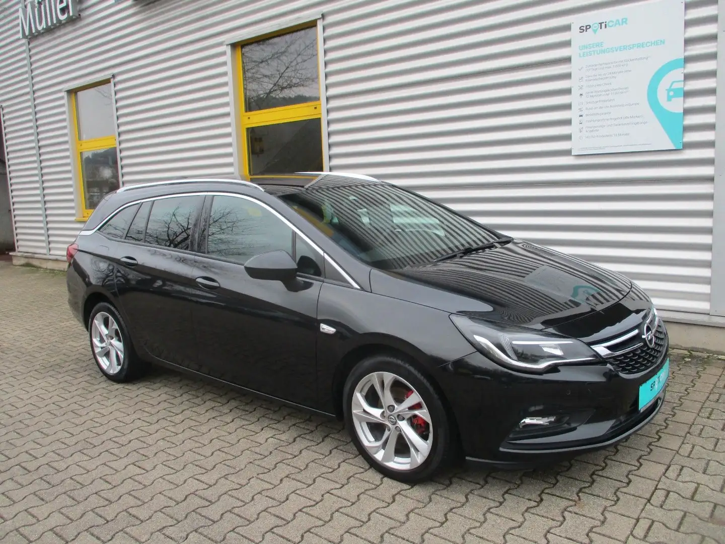 Opel Astra K Sports Tourer Dynamic 1.4 Turbo Schwarz - 1