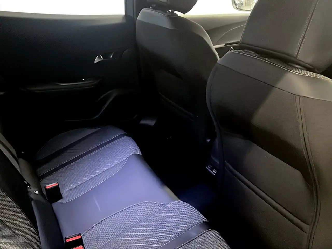 Peugeot 2008 2008 1.2 Puretech Allure 16