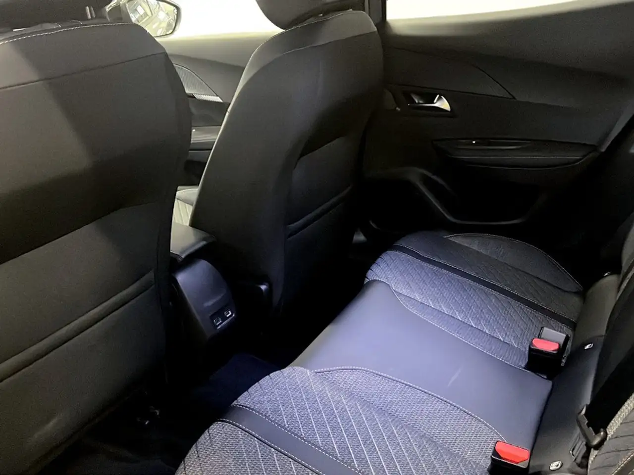 Peugeot 2008 2008 1.2 Puretech Allure 12