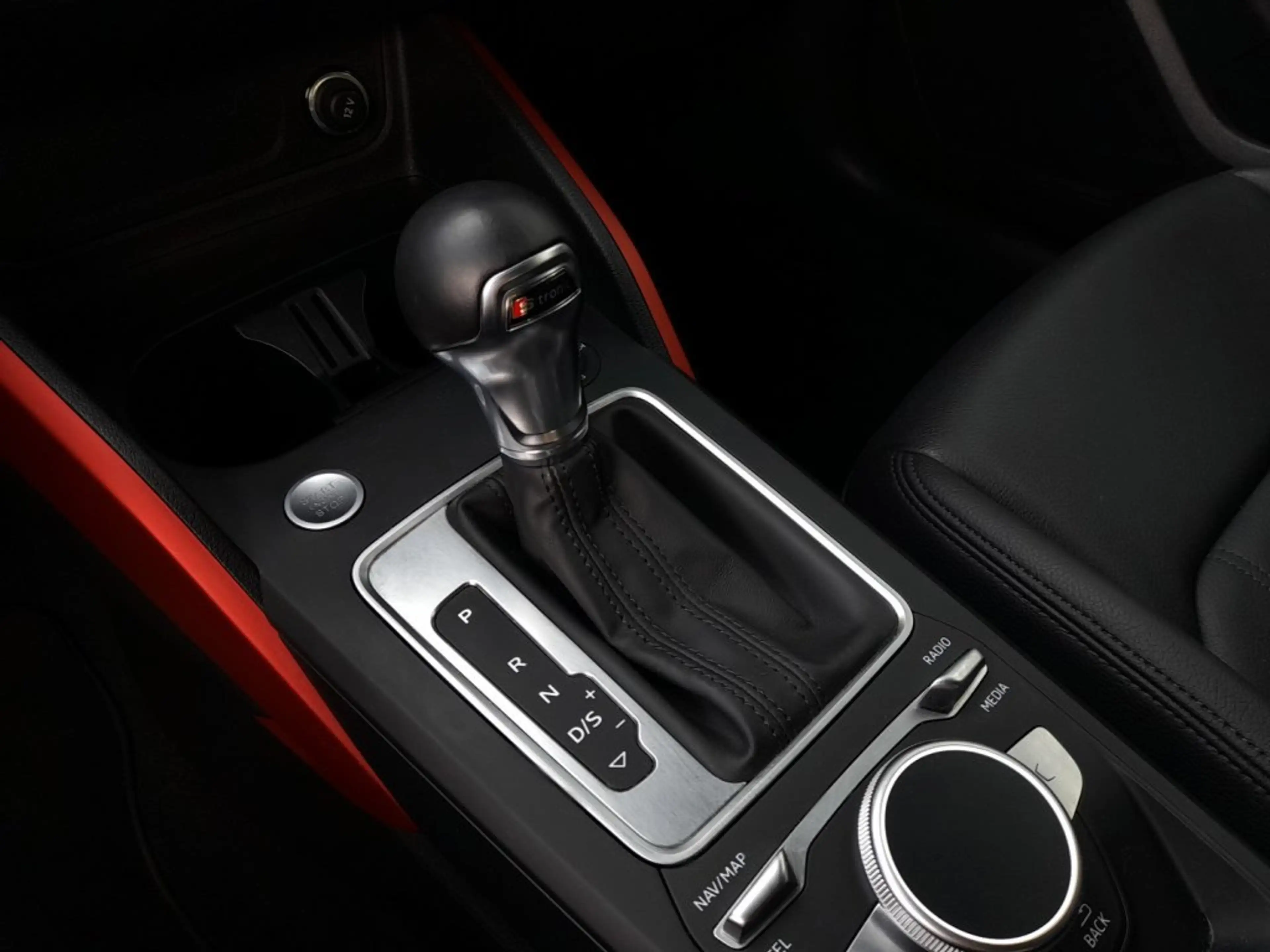 Audi Q2 SPORT 35 TDI quattro S-tr *LED & DYN BLINKER / LEDER / NAVI / AHV & KAMERA / TEMPOMAT / E-KLAPPE* — photo 7