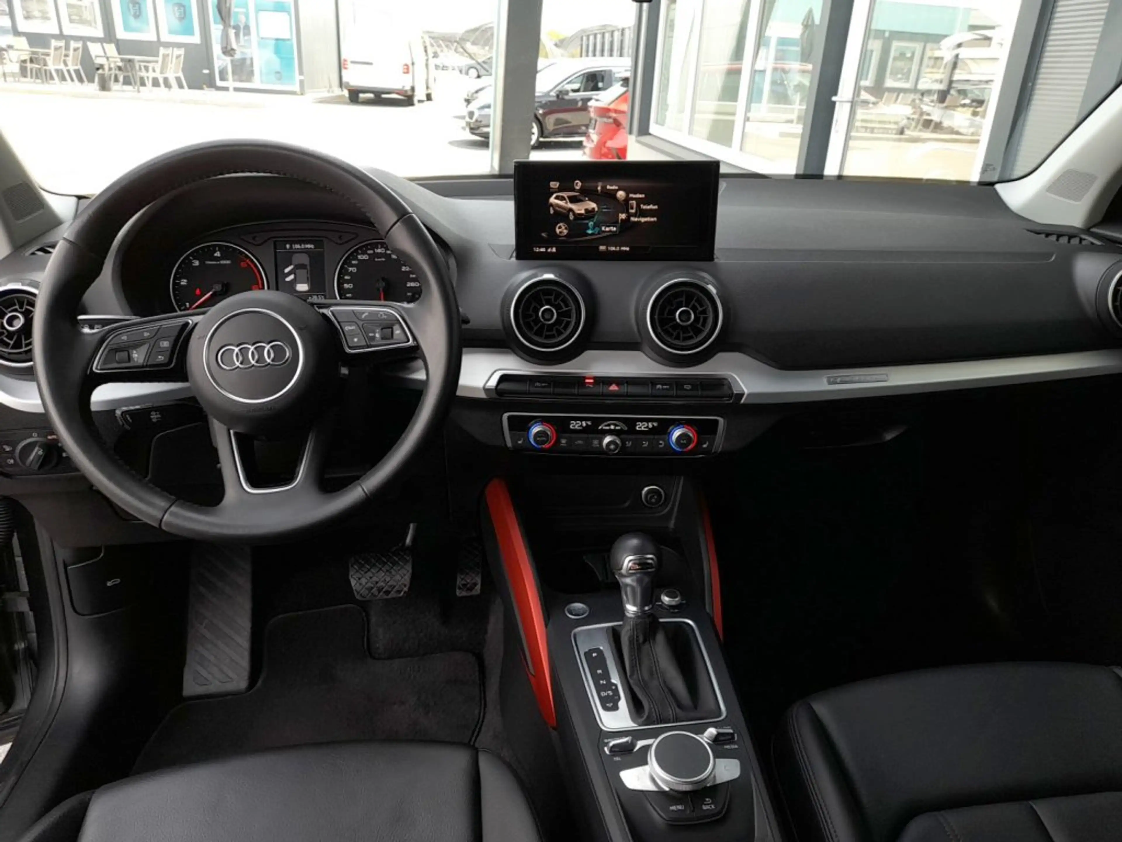 Audi Q2 SPORT 35 TDI quattro S-tr *LED & DYN BLINKER / LEDER / NAVI / AHV & KAMERA / TEMPOMAT / E-KLAPPE* — photo 3