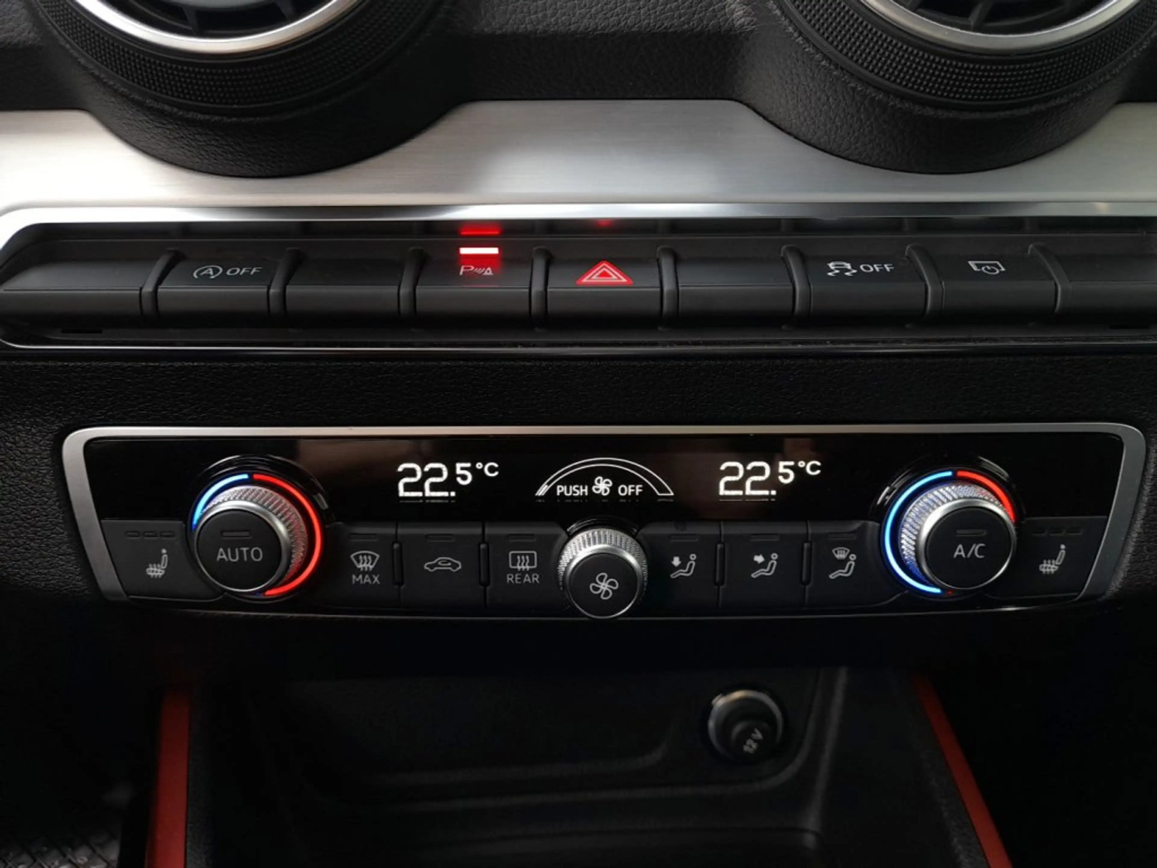 Audi Q2 SPORT 35 TDI quattro S-tr *LED & DYN BLINKER / LEDER / NAVI / AHV & KAMERA / TEMPOMAT / E-KLAPPE* — photo 6