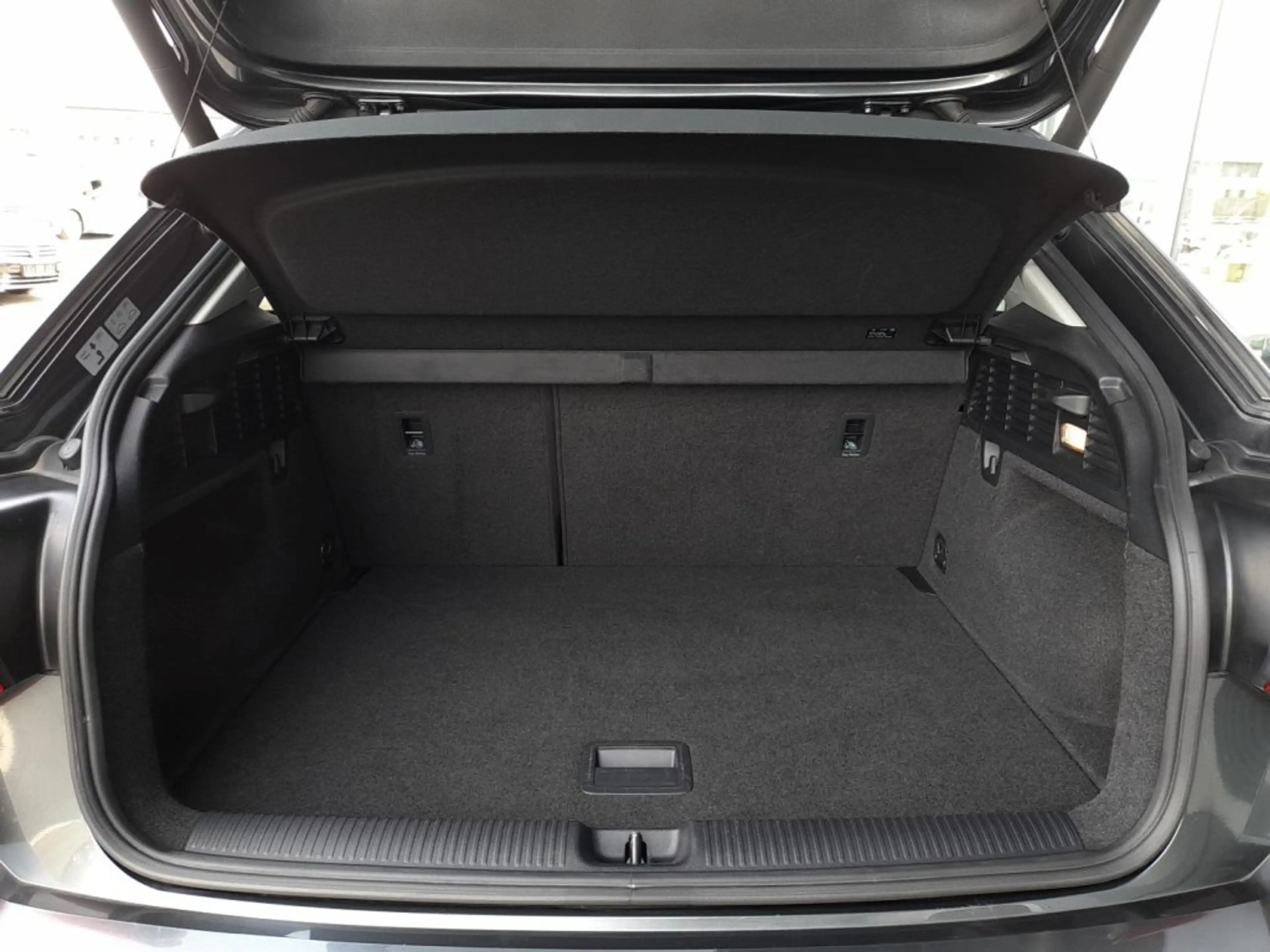 Audi Q2 SPORT 35 TDI quattro S-tr *LED & DYN BLINKER / LEDER / NAVI / AHV & KAMERA / TEMPOMAT / E-KLAPPE* — photo 12