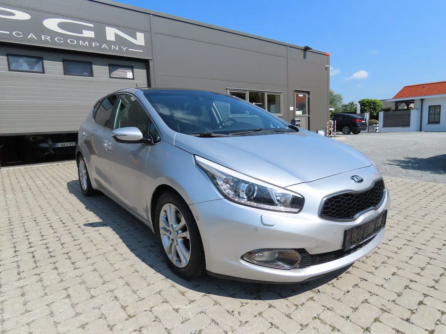 Kia Ceed / cee'd 1.6 CRDi Sense ISG automaat Weiß - 1