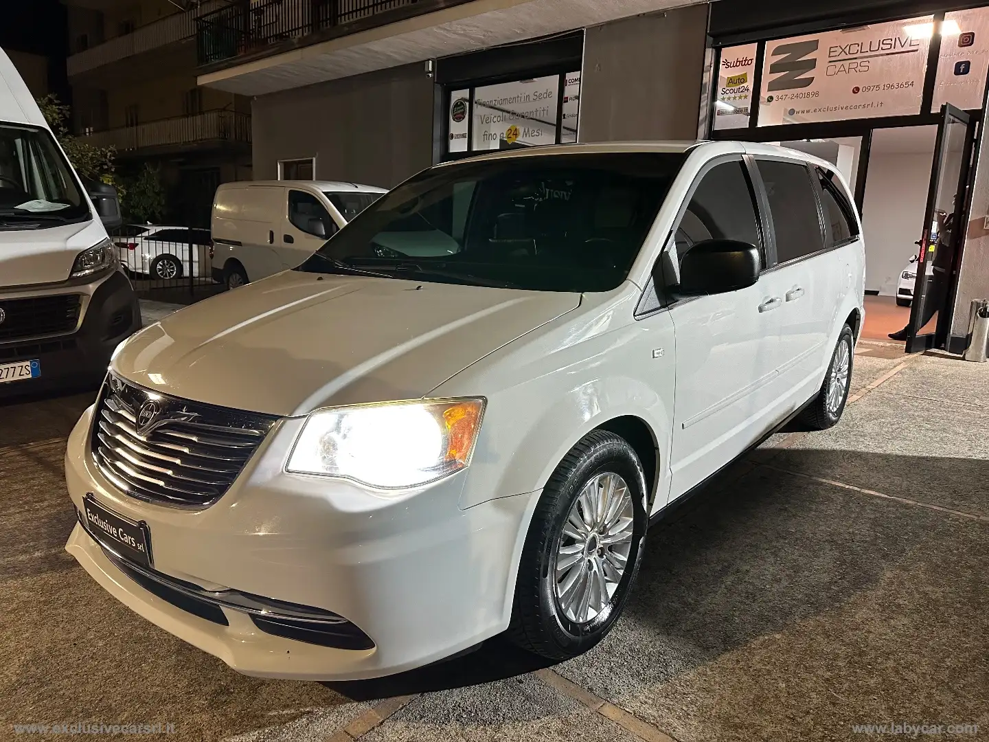 Lancia Voyager 2.8 Turbodiesel S 177 CV Biały - 1
