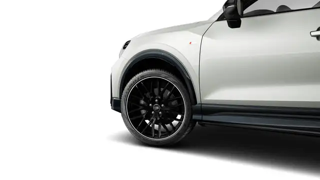 Audi Q2 view 7