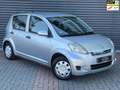 Daihatsu Sirion 2 1.0-12V Premium Airco | Elektr Ramen | Rijdt Sup Grau - thumbnail 1