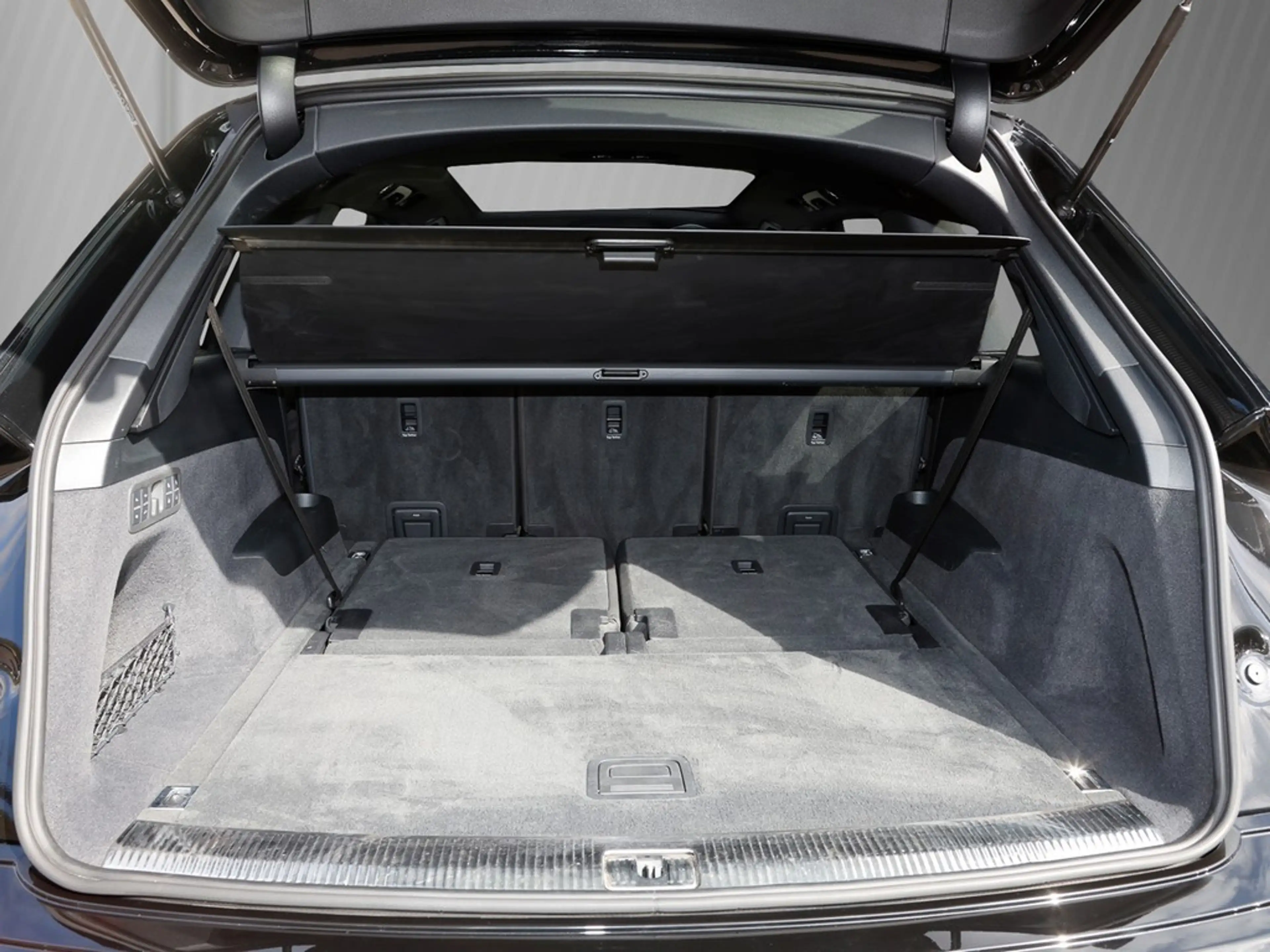 Audi SQ7 4.0 TFSI Matrix Panorama AHK Leder Kamera — photo 12