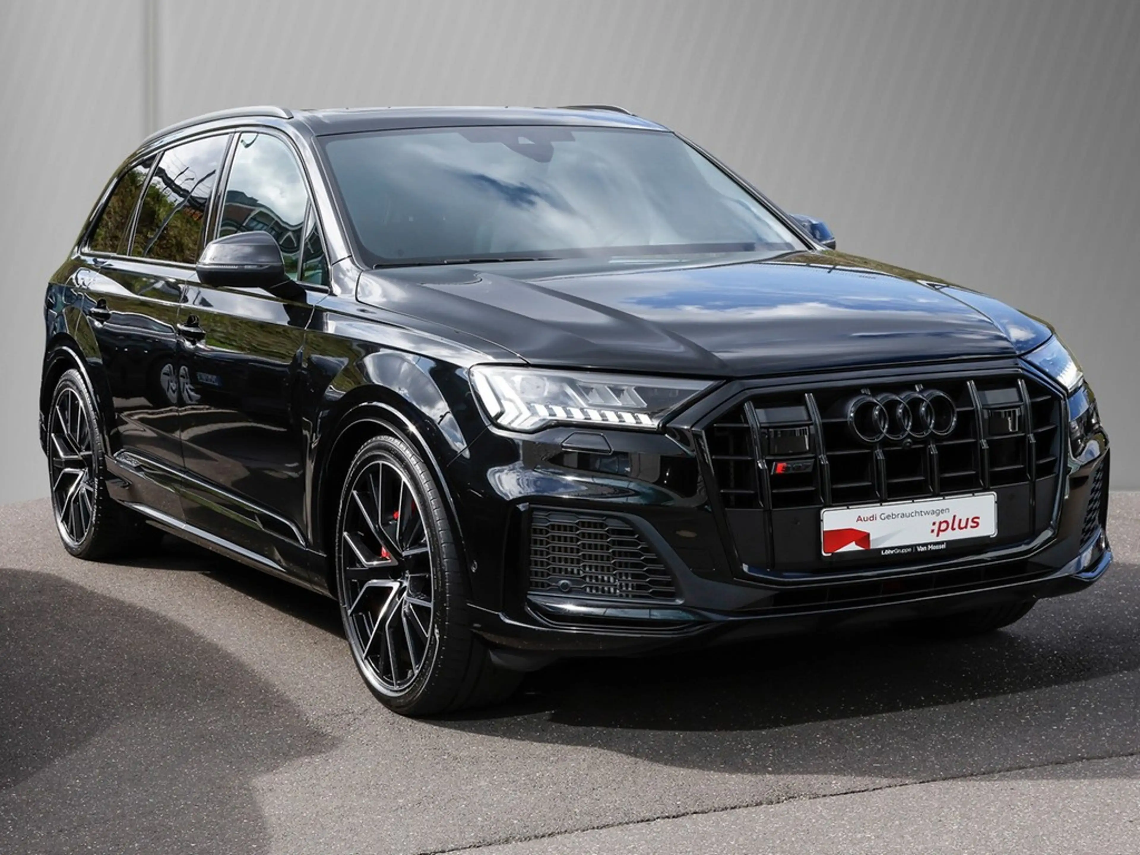 Audi SQ7 4.0 TFSI Matrix Panorama AHK Leder Kamera — photo 4