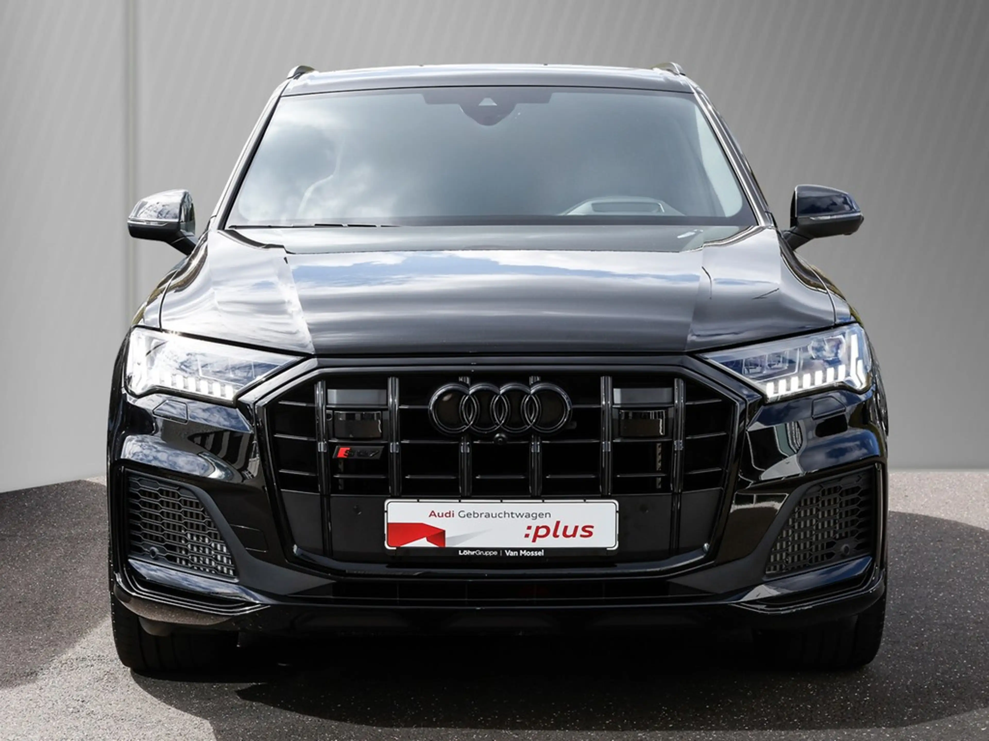 Audi SQ7 4.0 TFSI Matrix Panorama AHK Leder Kamera — photo 3