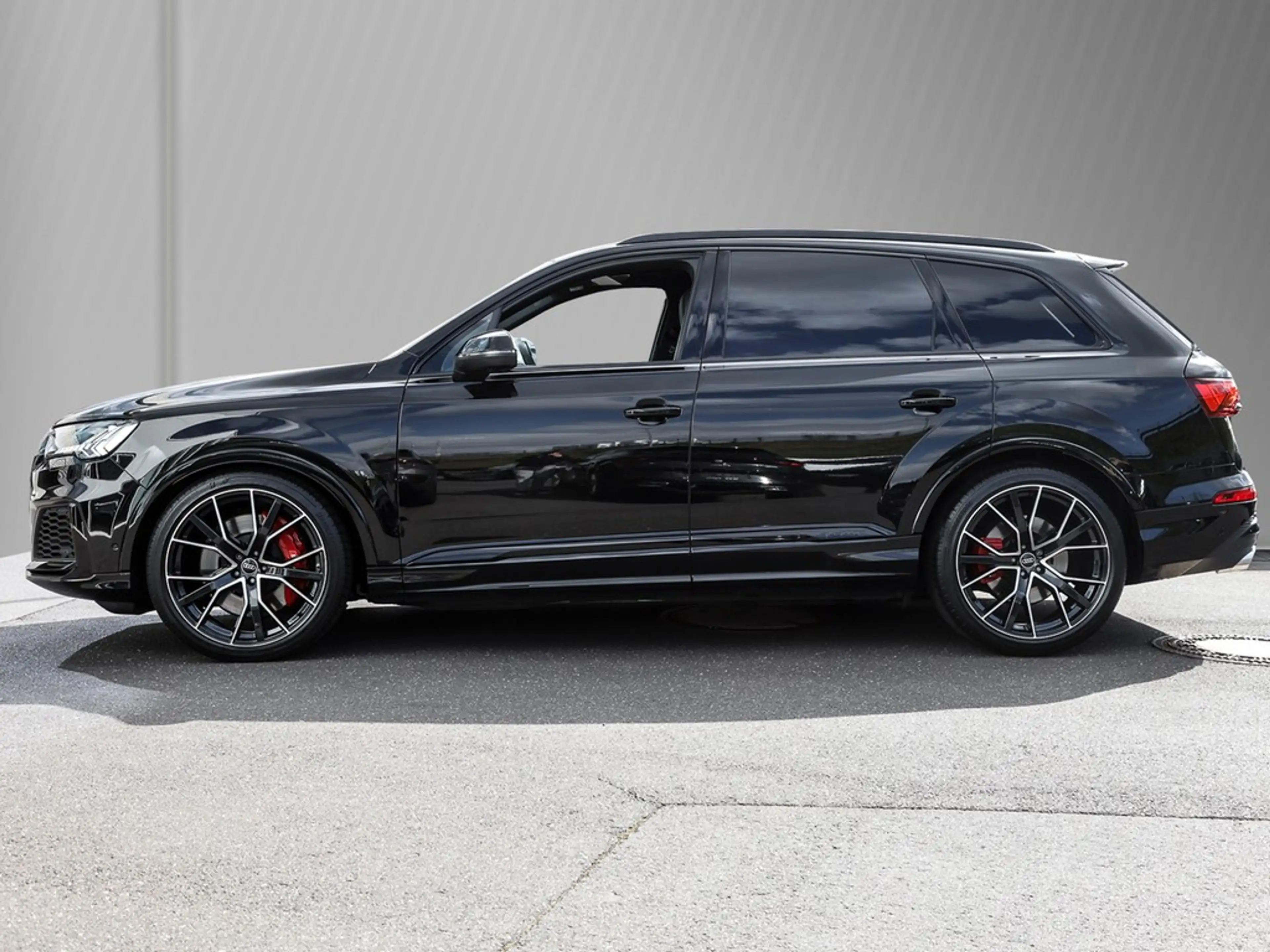 Audi SQ7 4.0 TFSI Matrix Panorama AHK Leder Kamera — photo 5