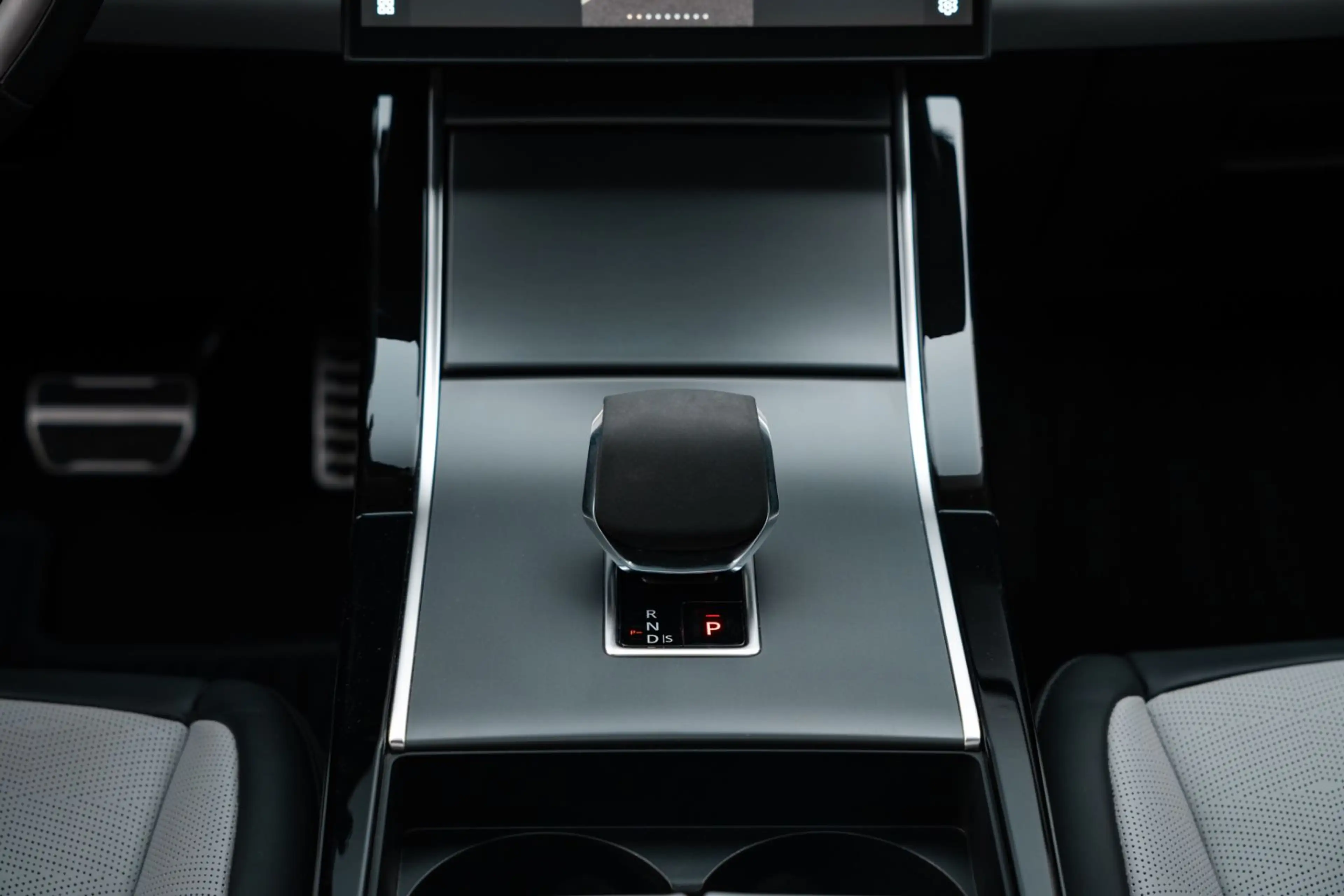 Land Rover Range Rover Evoque EVOQUE AUTOBIOGRAPHY/PROD OKT23/KOMFORT/MERIDIAN — photo 11
