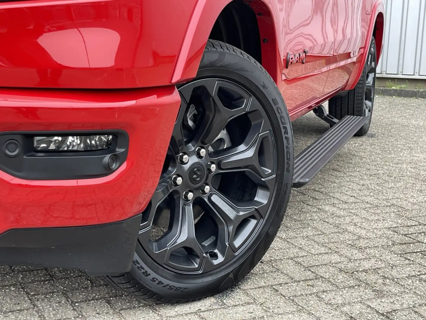 Dodge RAM 1500 pick up 4x4 Crew Cab Limited Flame Edition Rood - 2