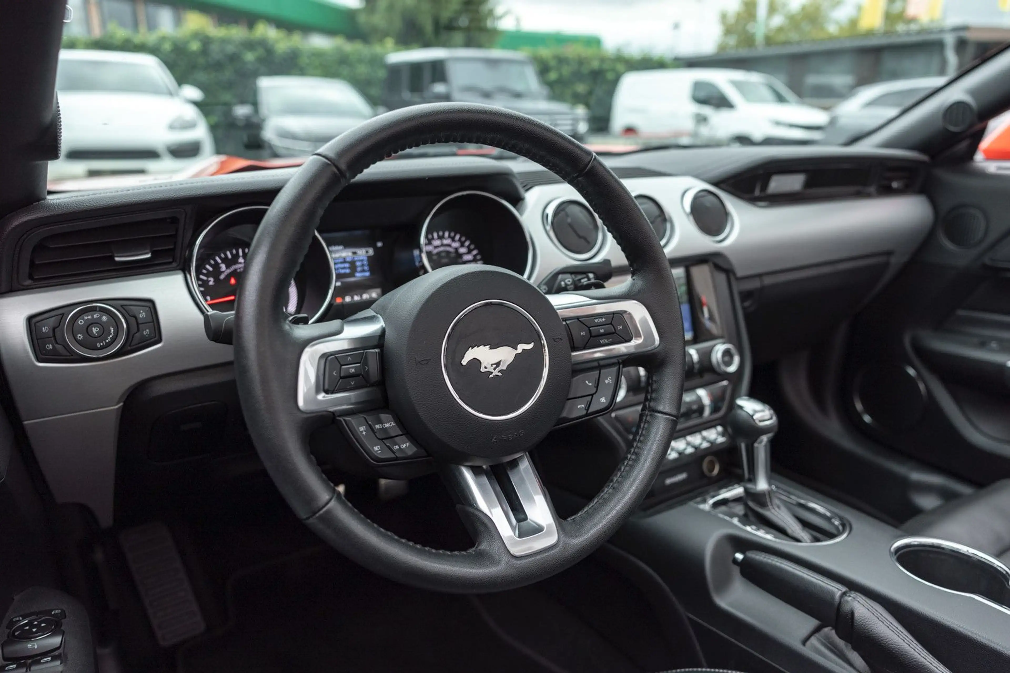 Ford Mustang Cabrio PREMIUM+20"+1.HD+DE+SCHECKHEFT — photo 11