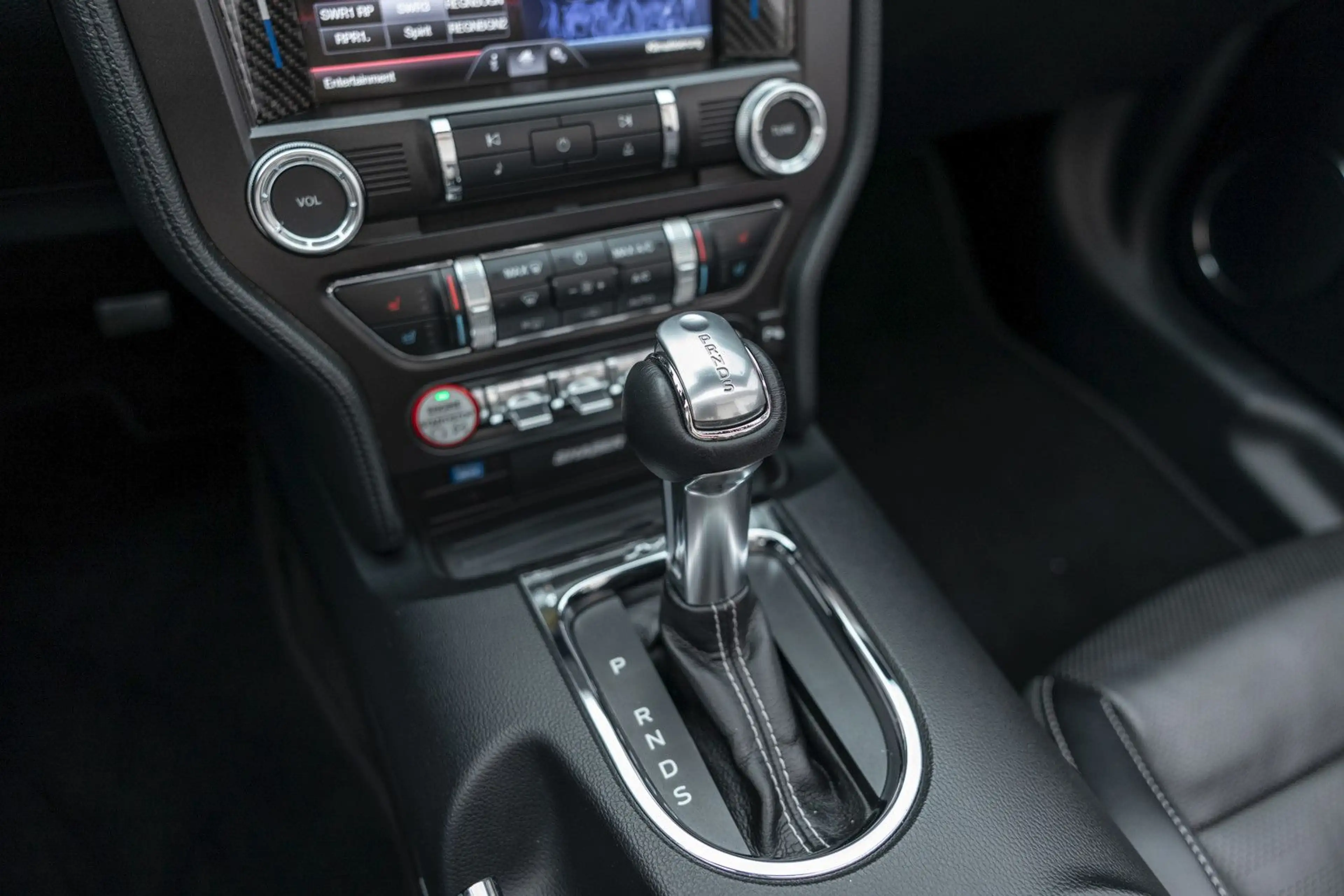 Ford Mustang Cabrio PREMIUM+20"+1.HD+DE+SCHECKHEFT — photo 15