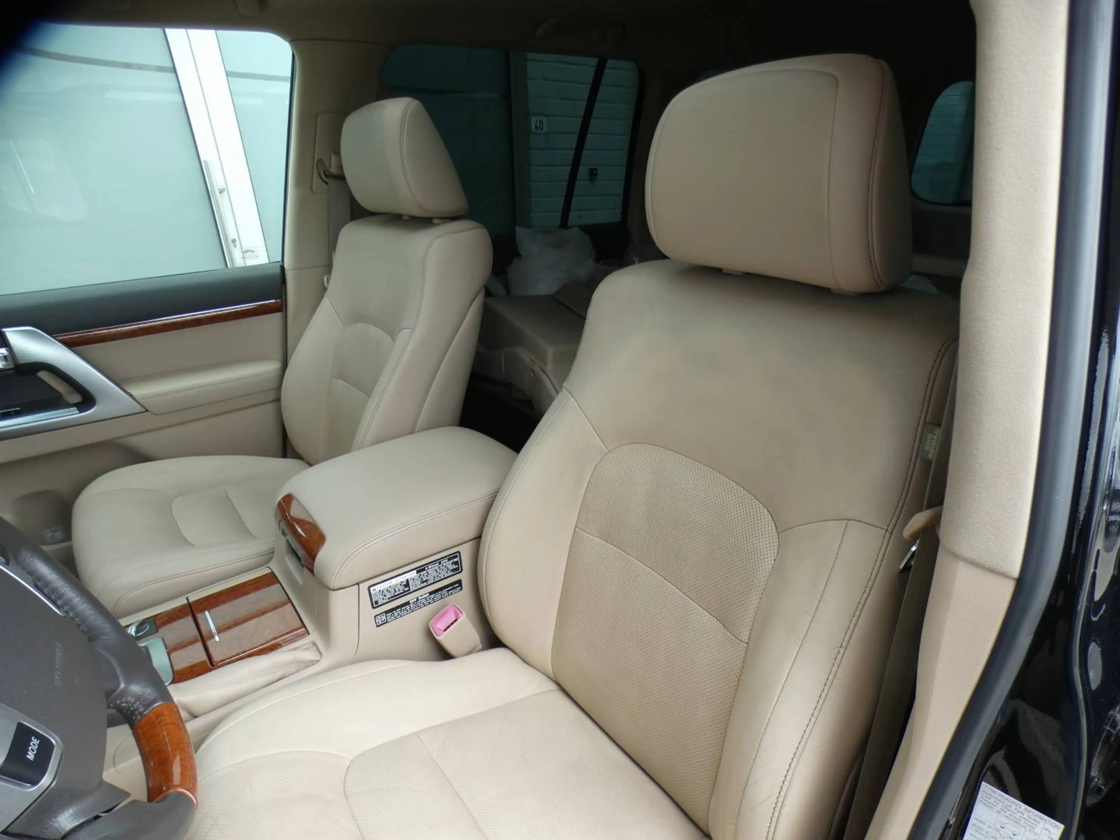 Toyota Land Cruiser 200 V8 PREMIUM +3,5 TON SLEEP +LICHTE VRACHT +LEDER +Luchtvering +Zetelventilatie +Open dak +Frigo — photo 13