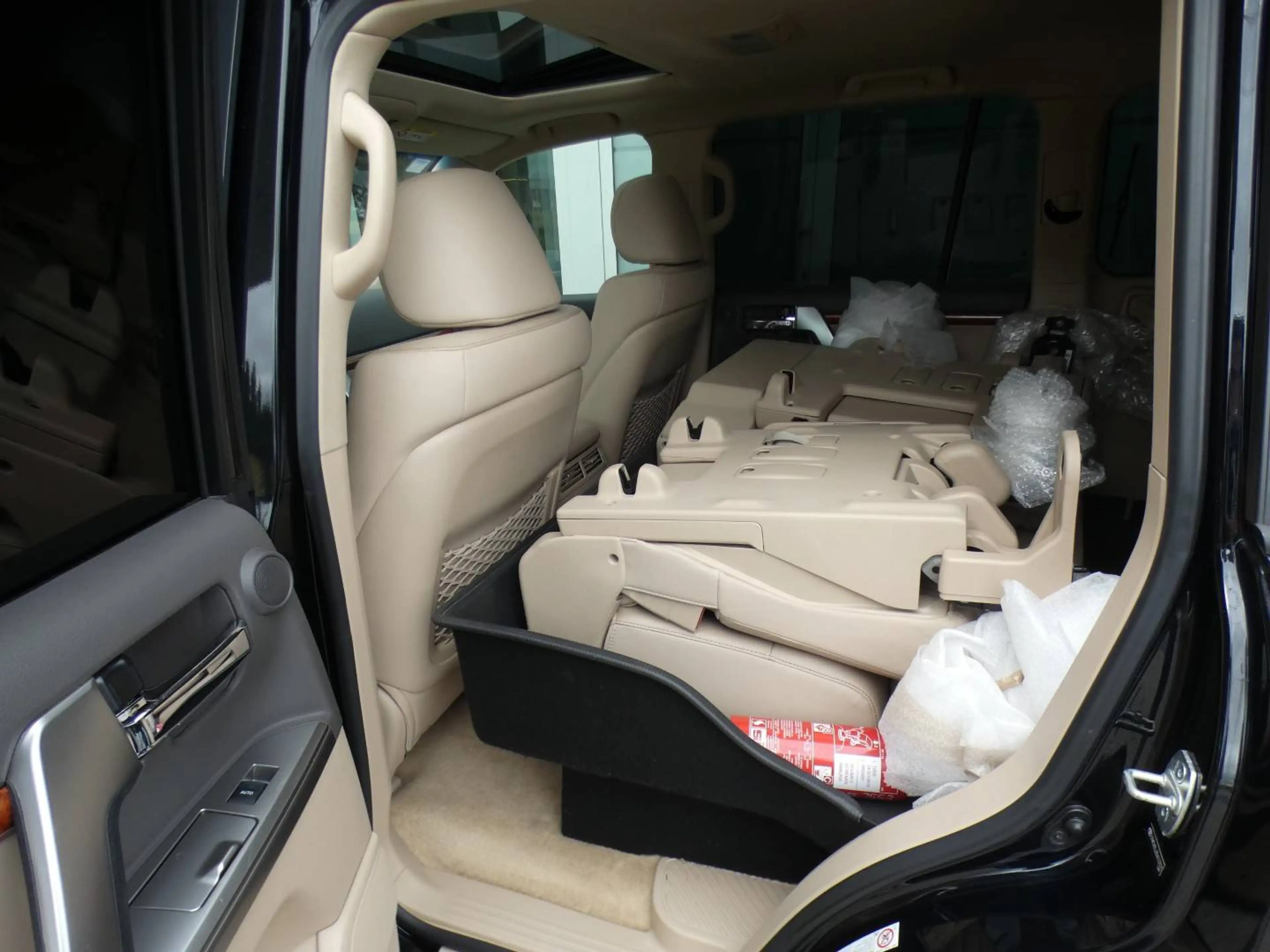 Toyota Land Cruiser 200 V8 PREMIUM +3,5 TON SLEEP +LICHTE VRACHT +LEDER +Luchtvering +Zetelventilatie +Open dak +Frigo — photo 9