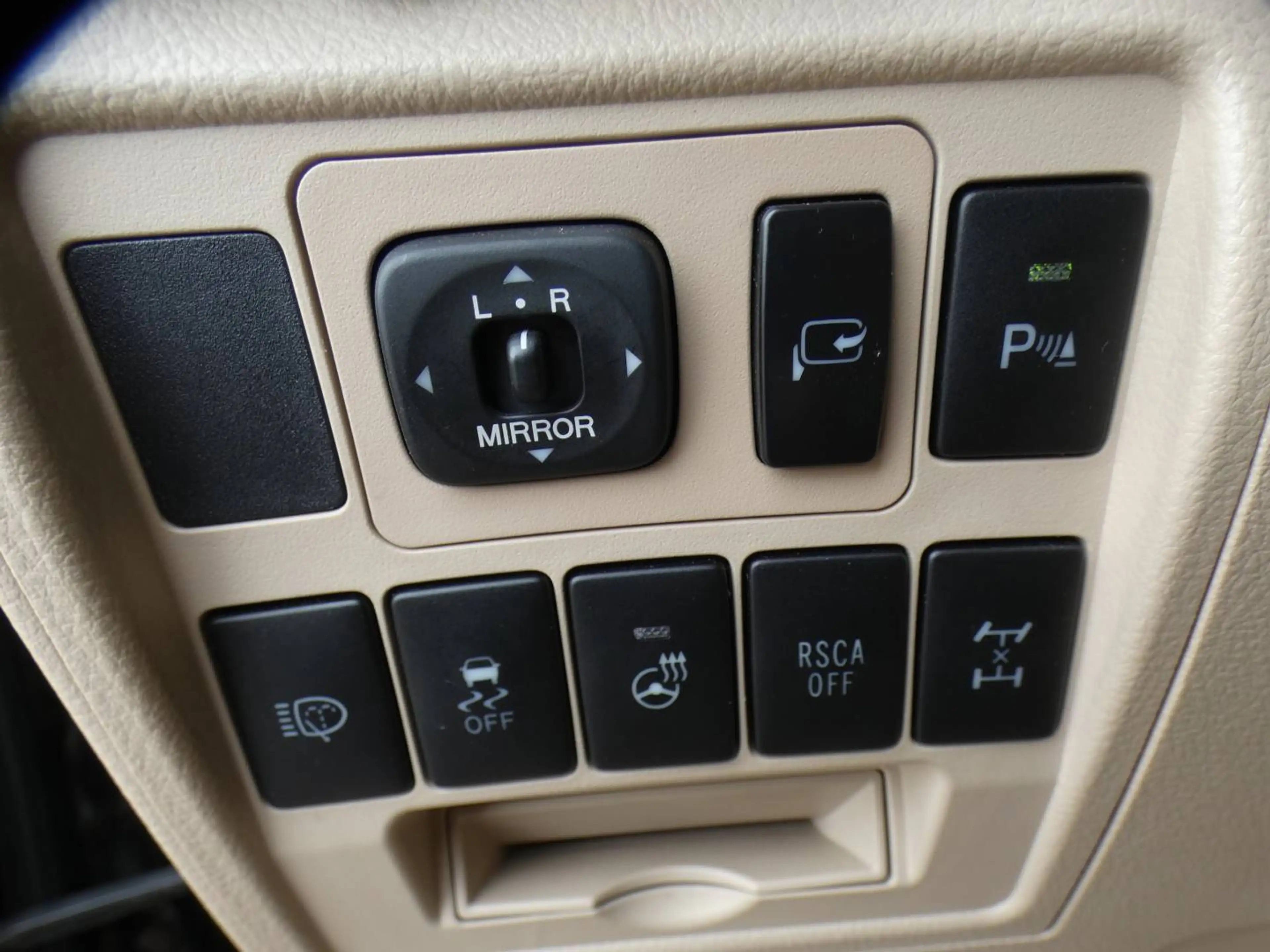 Toyota Land Cruiser 200 V8 PREMIUM +3,5 TON SLEEP +LICHTE VRACHT +LEDER +Luchtvering +Zetelventilatie +Open dak +Frigo — photo 14
