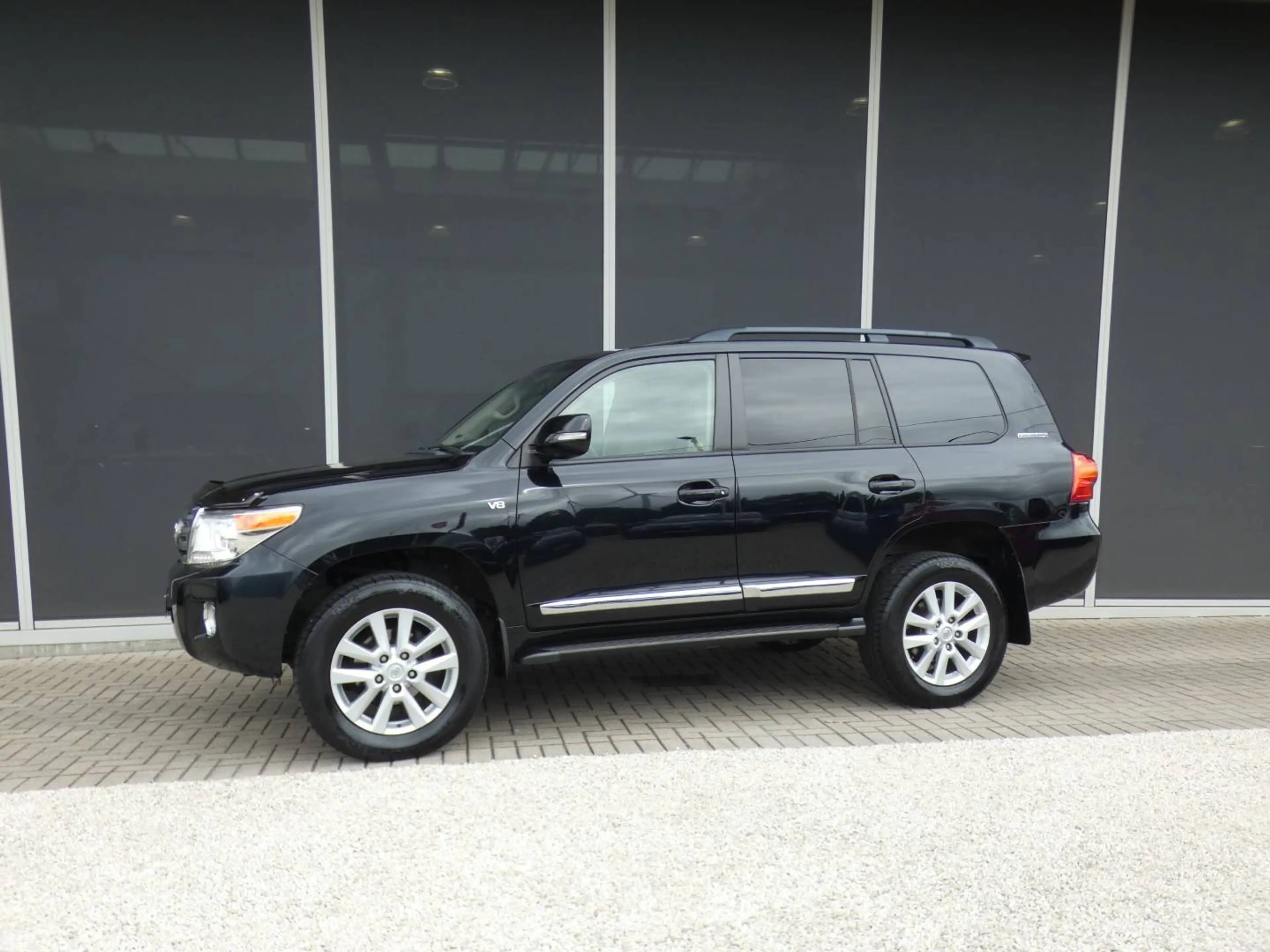 Toyota Land Cruiser 200 V8 PREMIUM +3,5 TON SLEEP +LICHTE VRACHT +LEDER +Luchtvering +Zetelventilatie +Open dak +Frigo — photo 7