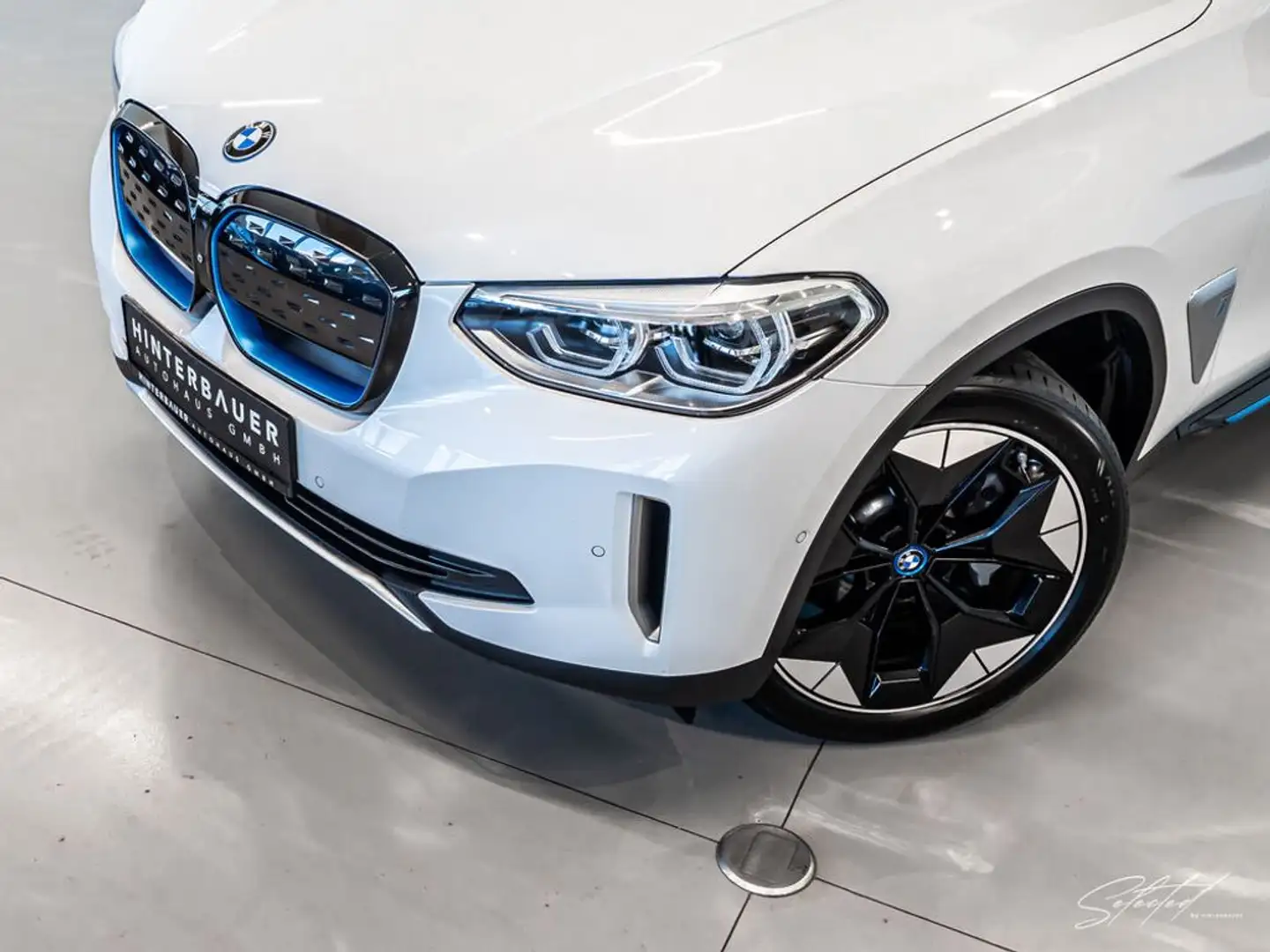 BMW iX3 Impressive SPORT*AHK*PANO*HARMANKARDON*HEADUP* Weiß - 2