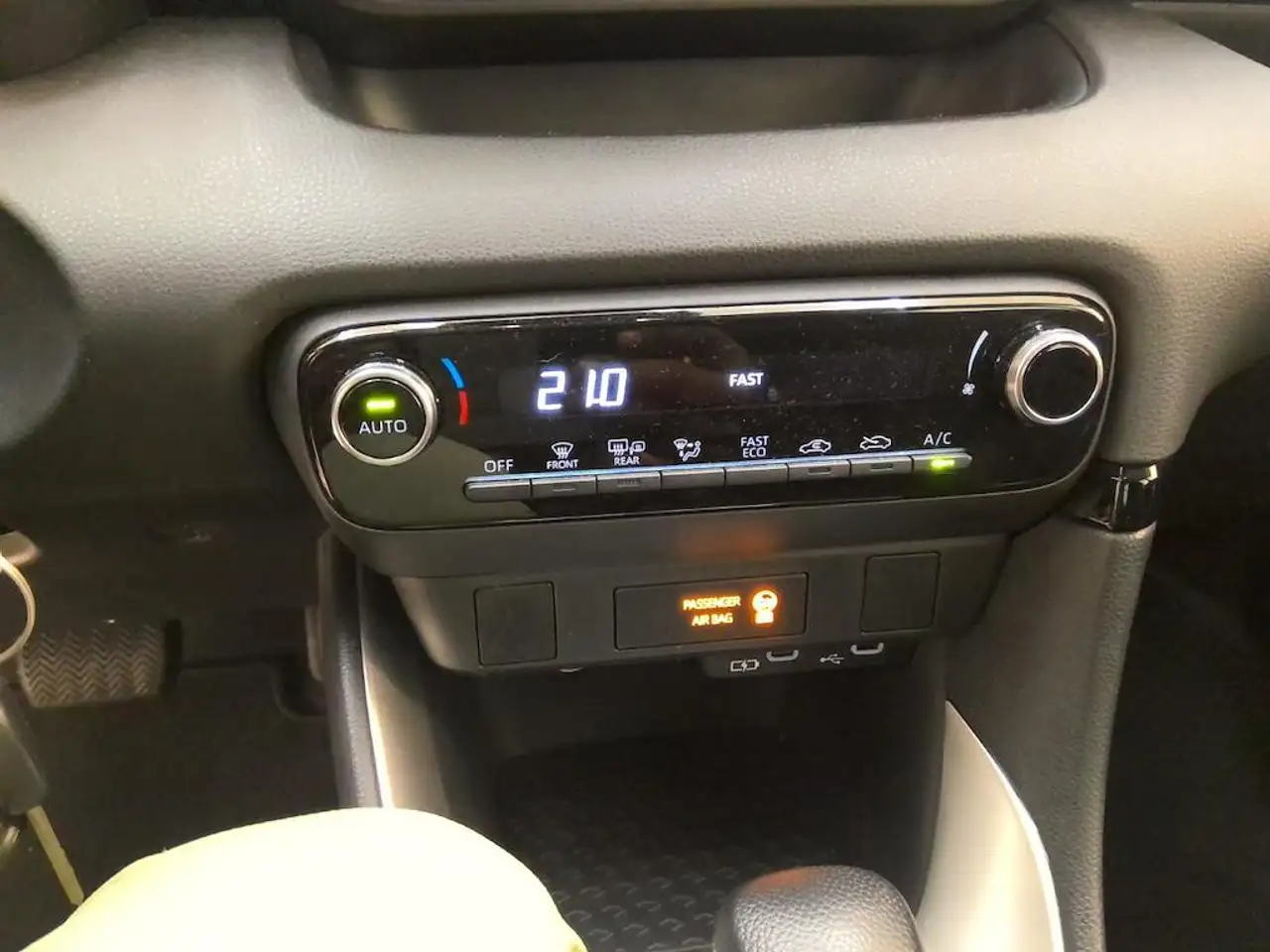 Toyota Yaris 1.5 HYBRID 115 ACTIVE I AUTOMAAT I APPLE CARPLAY I, миниатюра 5