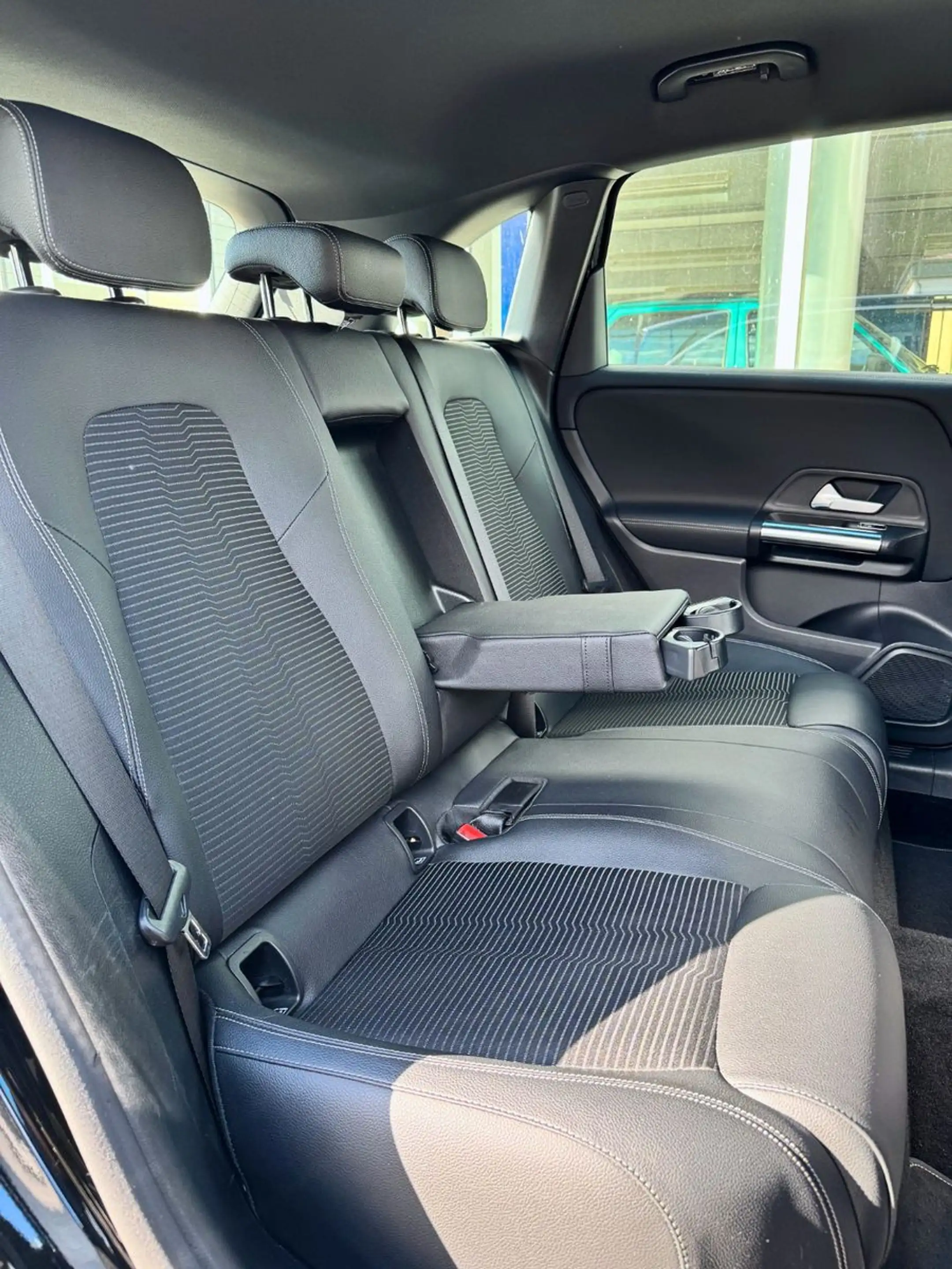 Mercedes-Benz B 220 B B 220 4Matic — photo 9