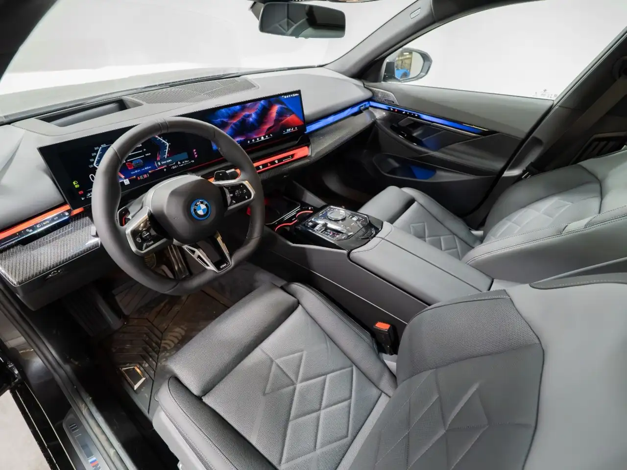 BMW 5 Series снимка BMW 5 Series