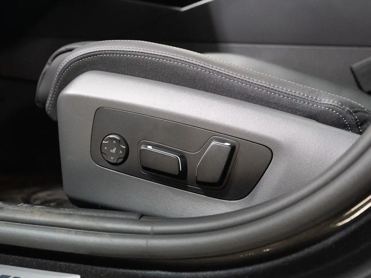 BMW 5 Series снимка BMW 5 Series