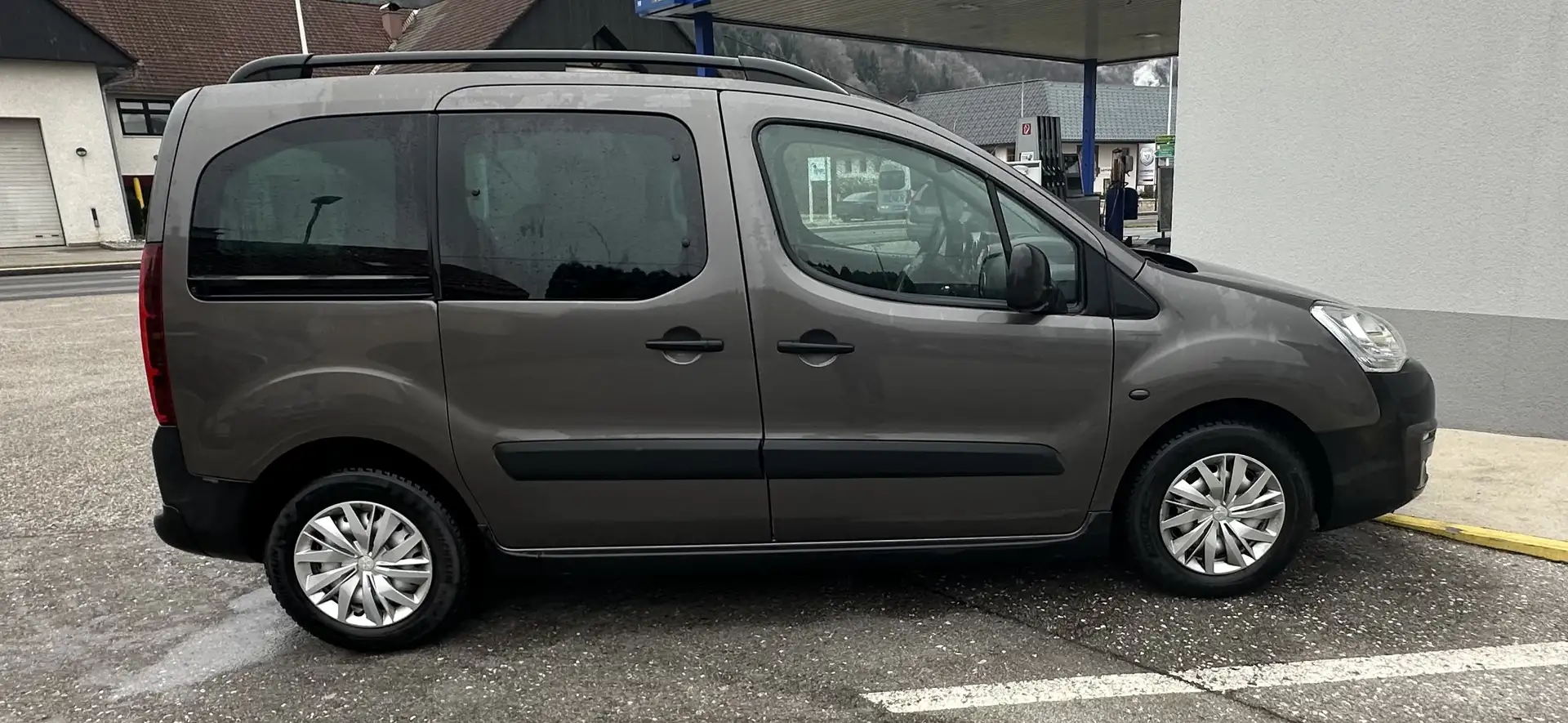 Peugeot Partner Partner Tepee Outdoor 1,6 HDi 120 Start&Stopp 7 Sitzer!! Grau - 2