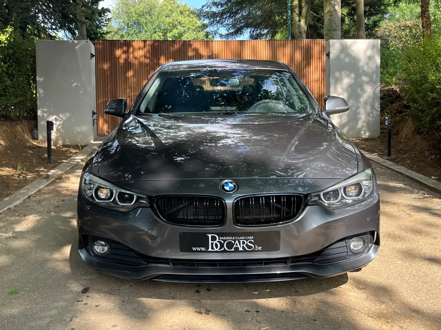 BMW 420 ia Facelift-Full Led-Navigatie-Leder-Camera-BT-19" Šedá - 2