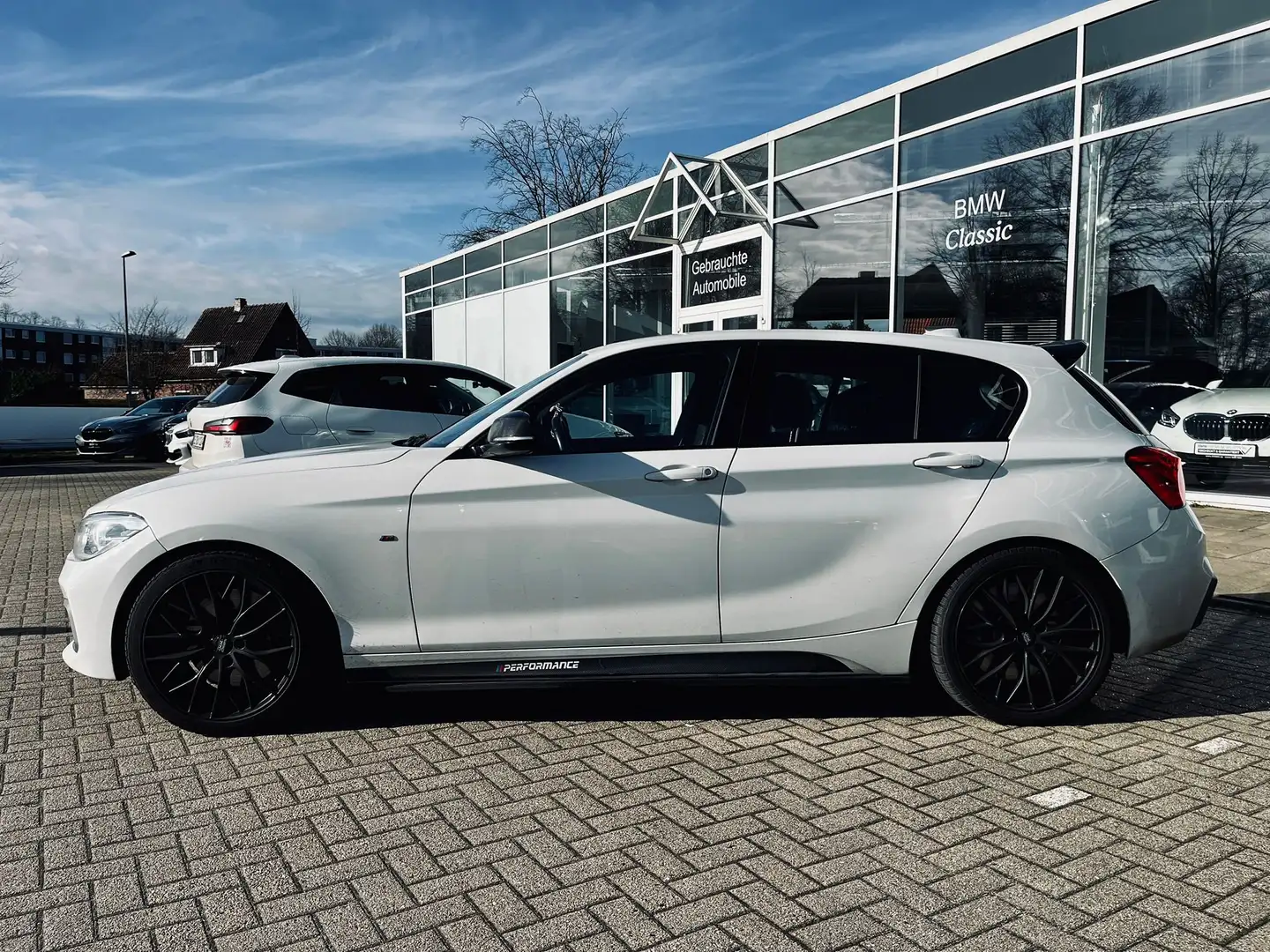 BMW 140 M140i Sport-Aut. White - 1