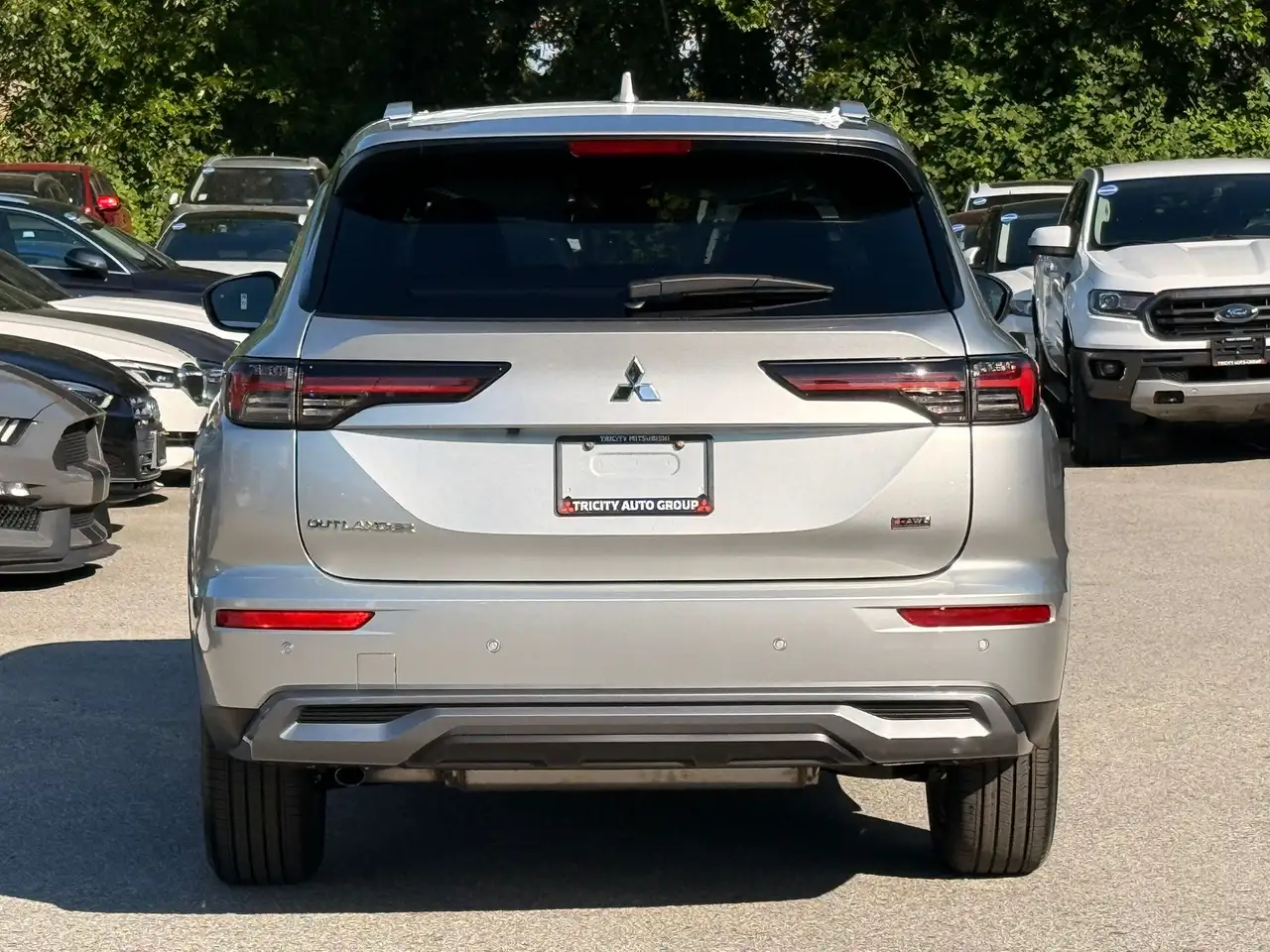 Mitsubishi Outlander снимка Mitsubishi Outlander