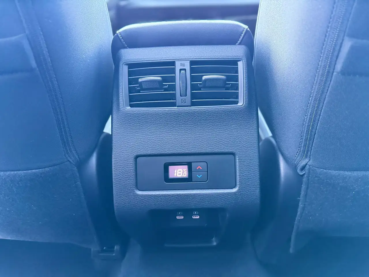 Mitsubishi Outlander снимка Mitsubishi Outlander