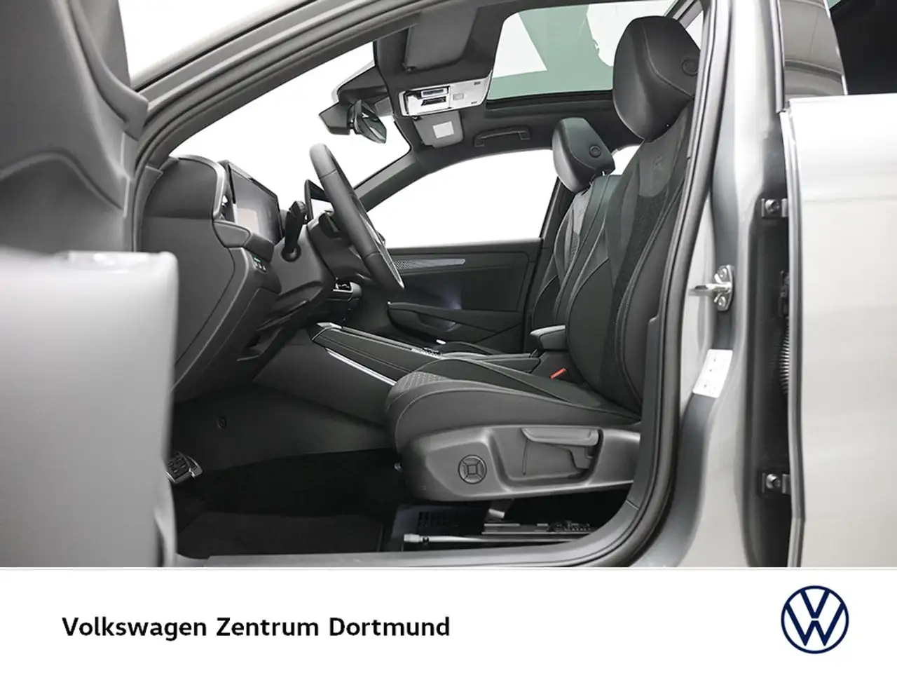 Volkswagen T-Roc 1.5 R-LINE DSG PANO AHK MATRIXLED LM20 11