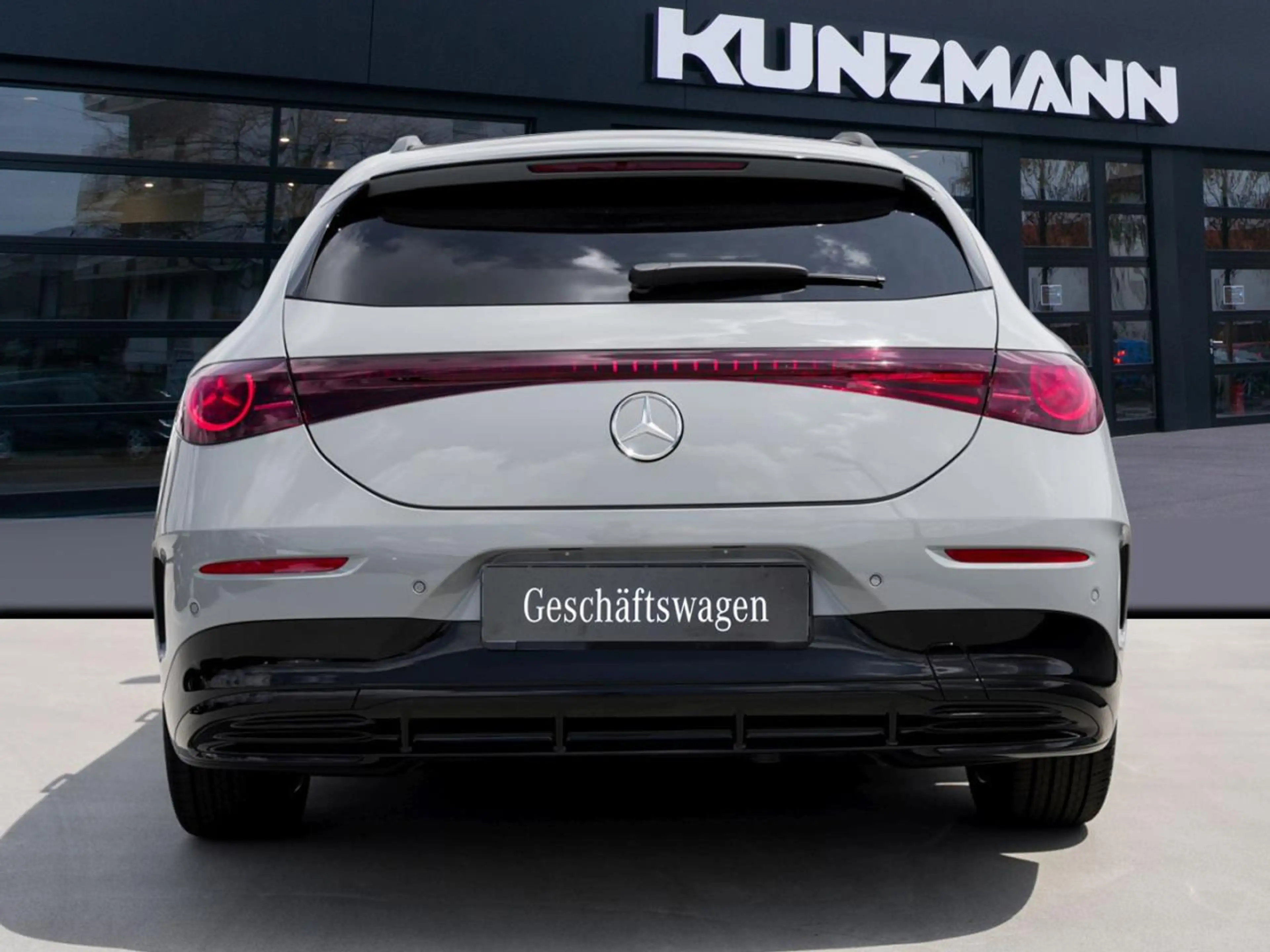 Mercedes-Benz CLA 200 Shooting Brake AMG Night Panorama HUD — photo 4