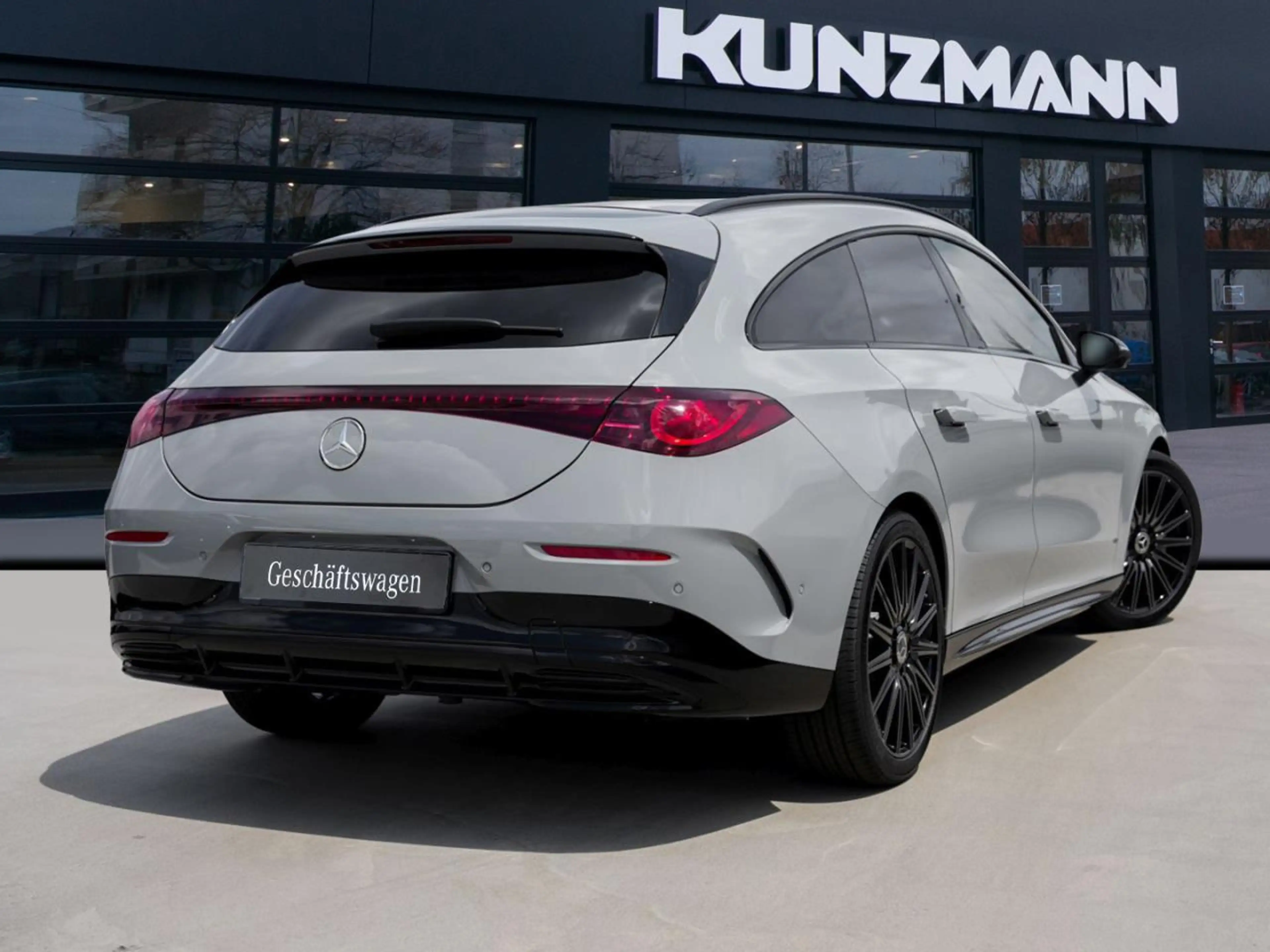 Mercedes-Benz CLA 200 Shooting Brake AMG Night Panorama HUD — photo 3