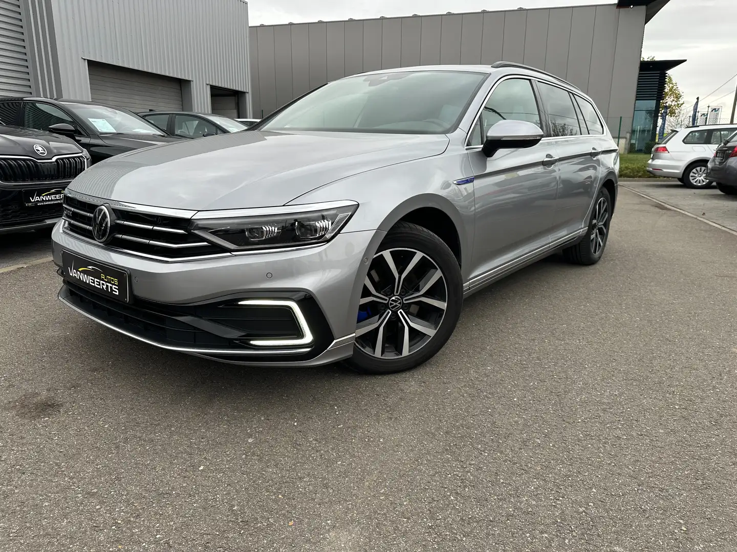 Volkswagen Passat Variant 1.4 TSI Plug-In-Hybrid DSG GTE, VEEL OPTIES Zilver - 1