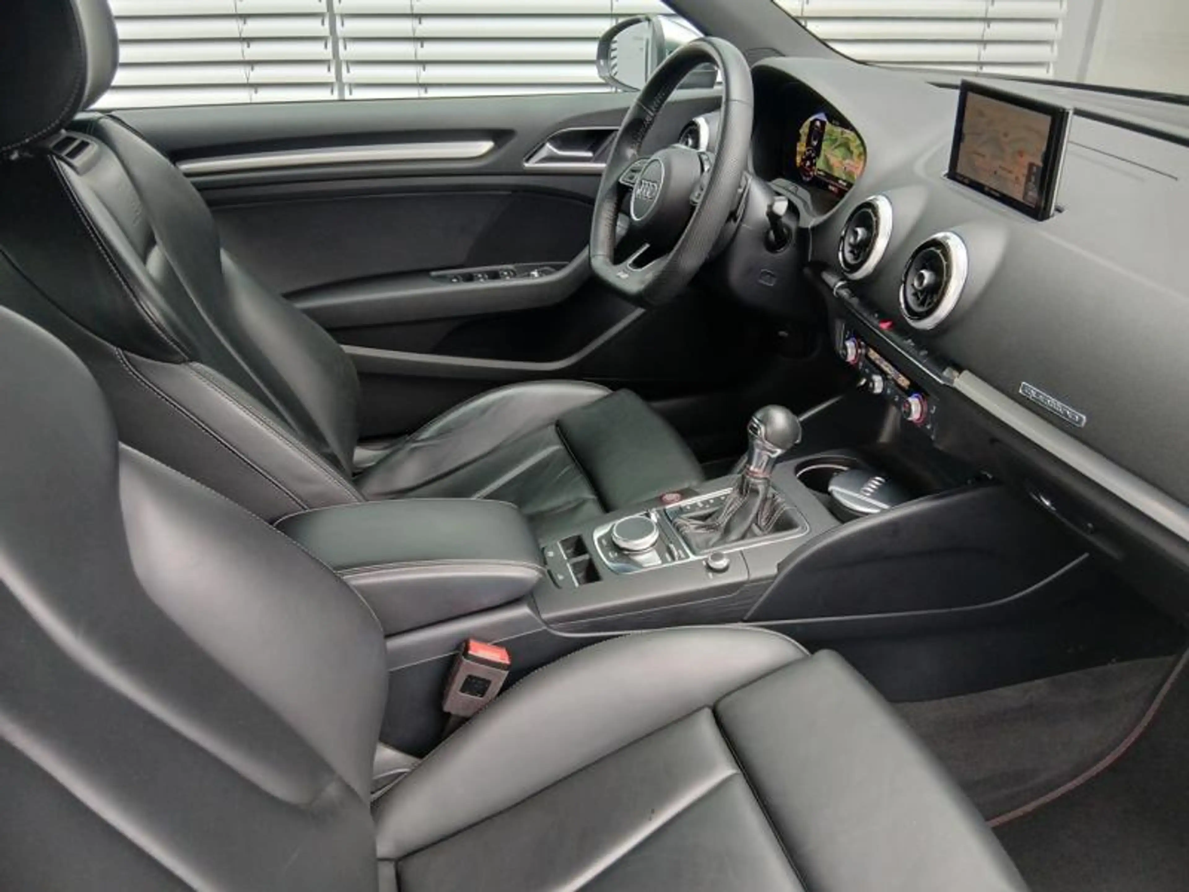 Audi S3 Cabriolet 2.0 TFSI quattro s-tronic — photo 9