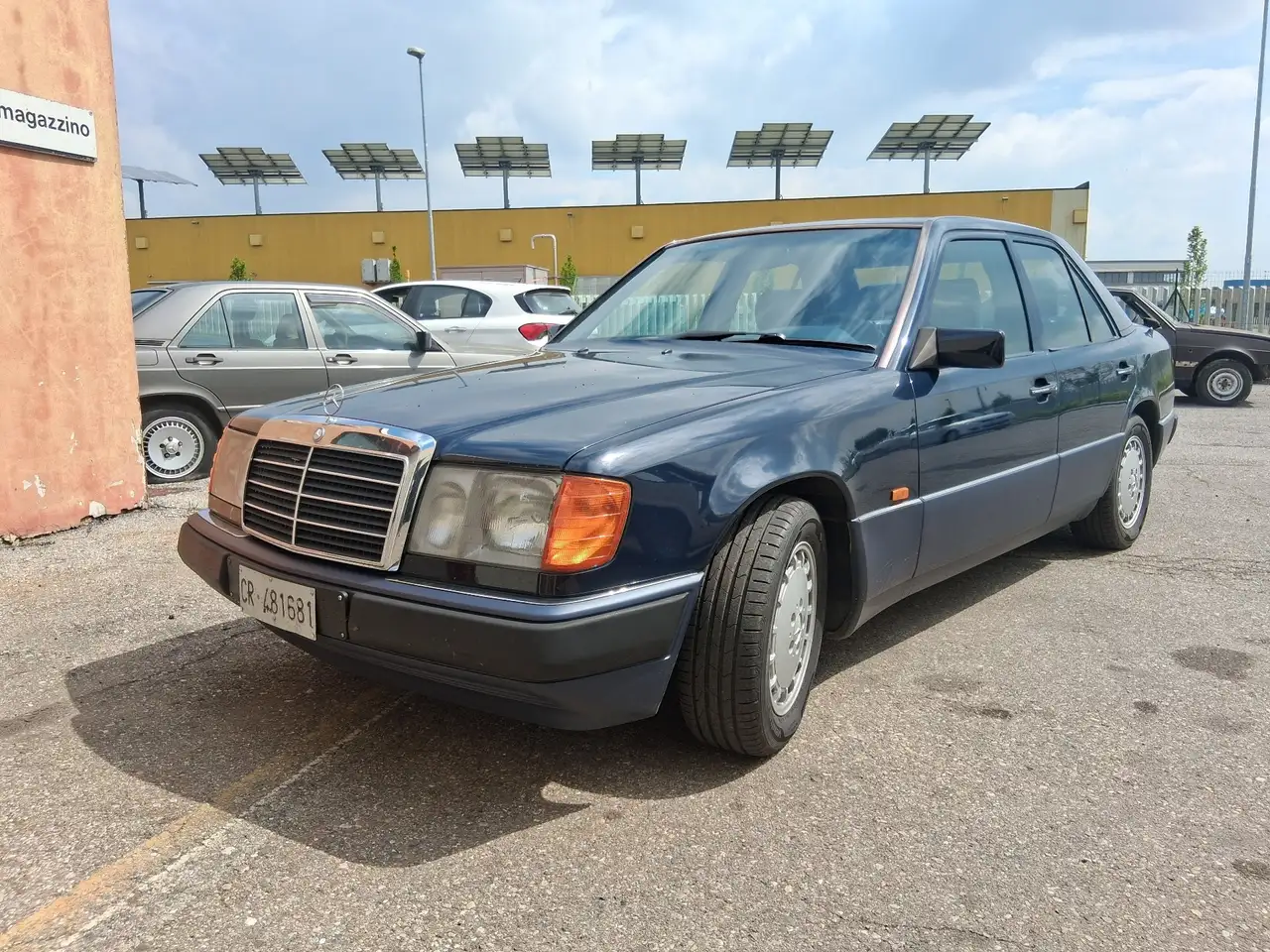 Mercedes-Benz 200, foto 1