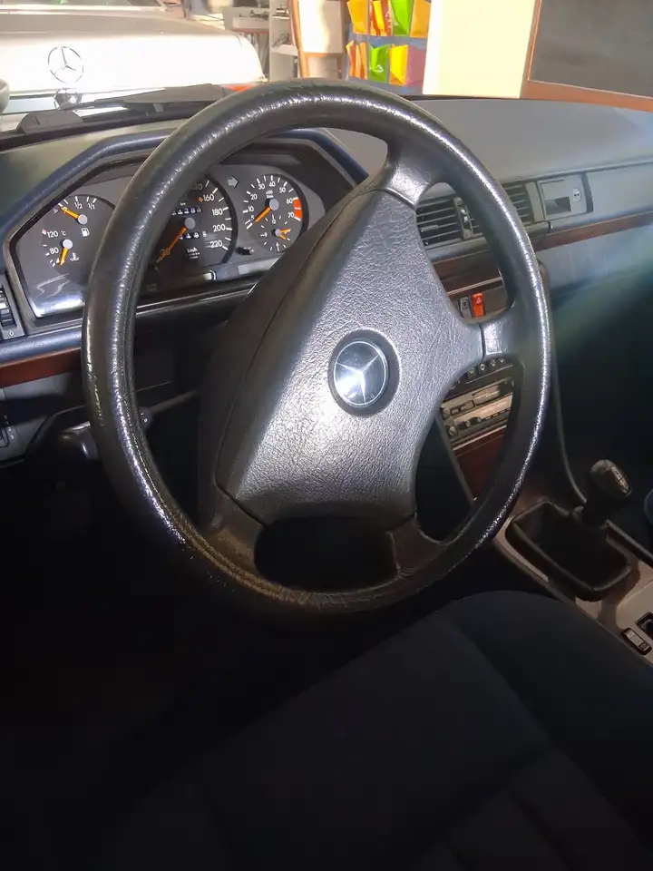 Mercedes-Benz 200, foto 12
